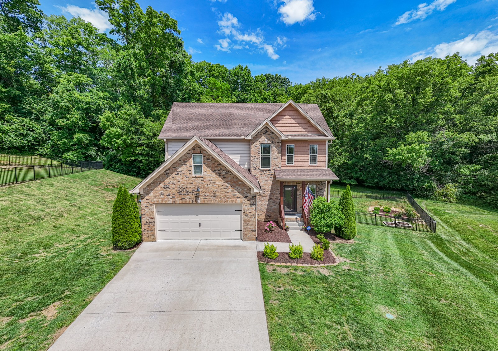 819 Tanager Pl