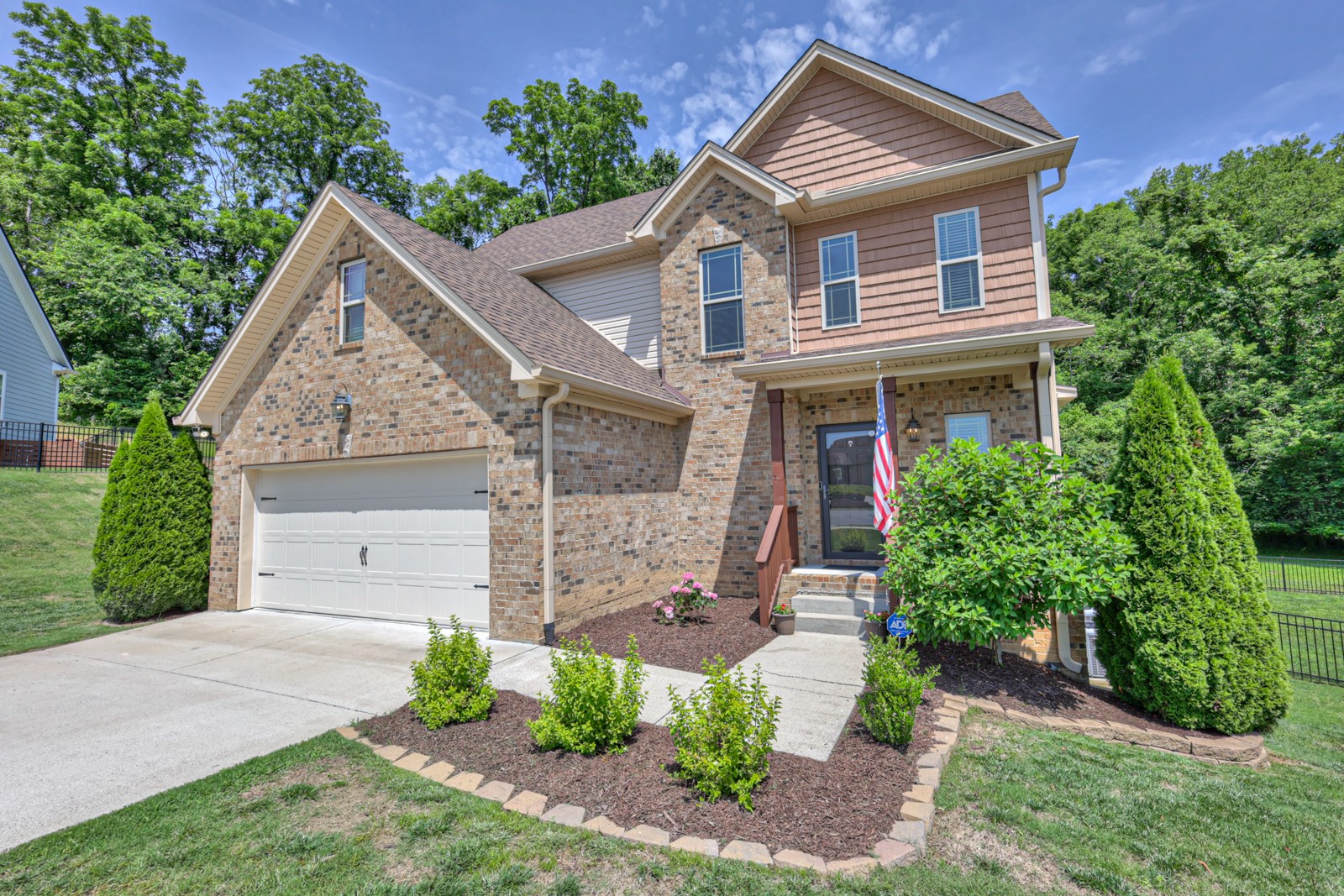 819 Tanager Pl