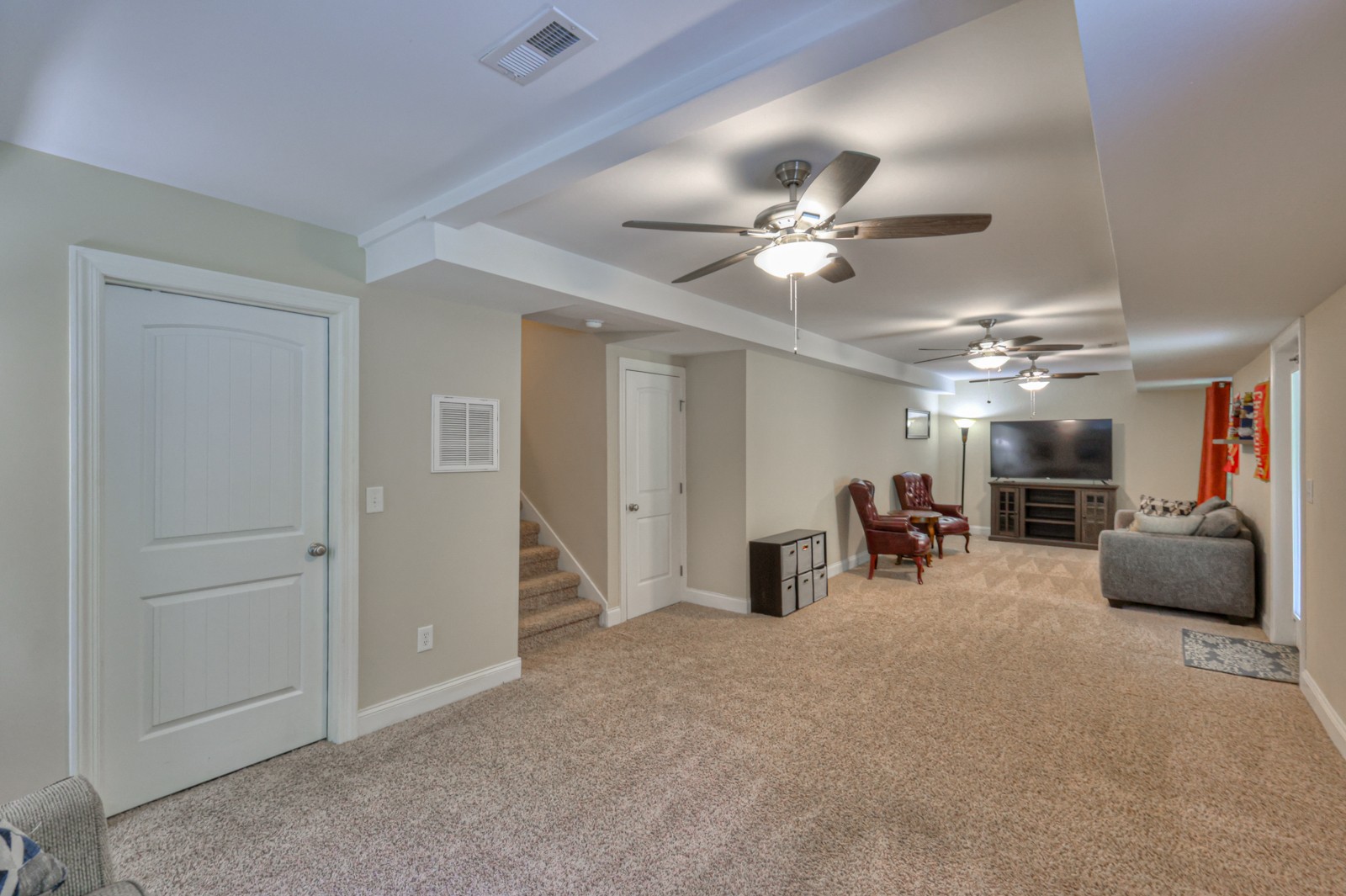 819 Tanager Pl