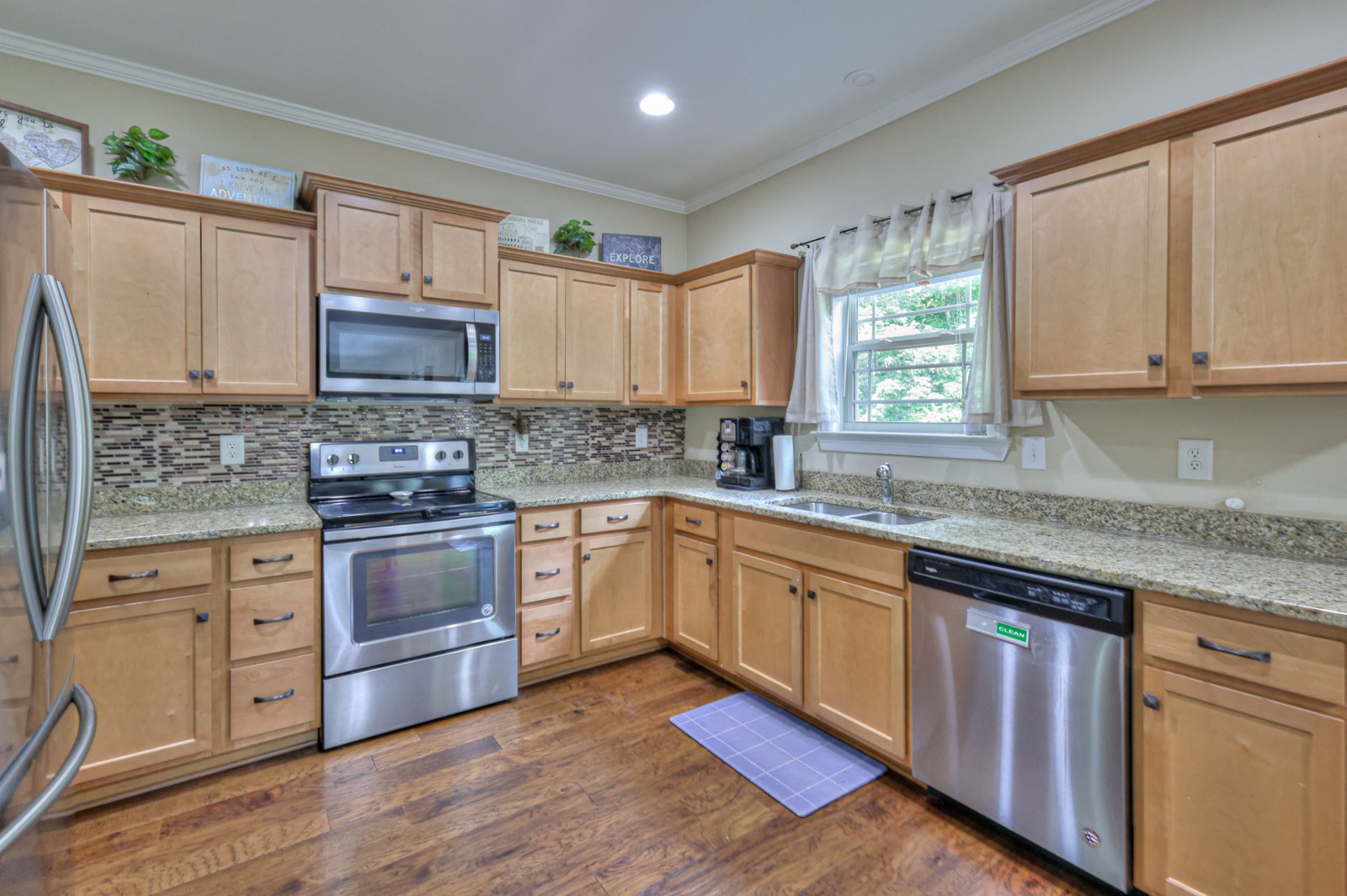 819 Tanager Pl