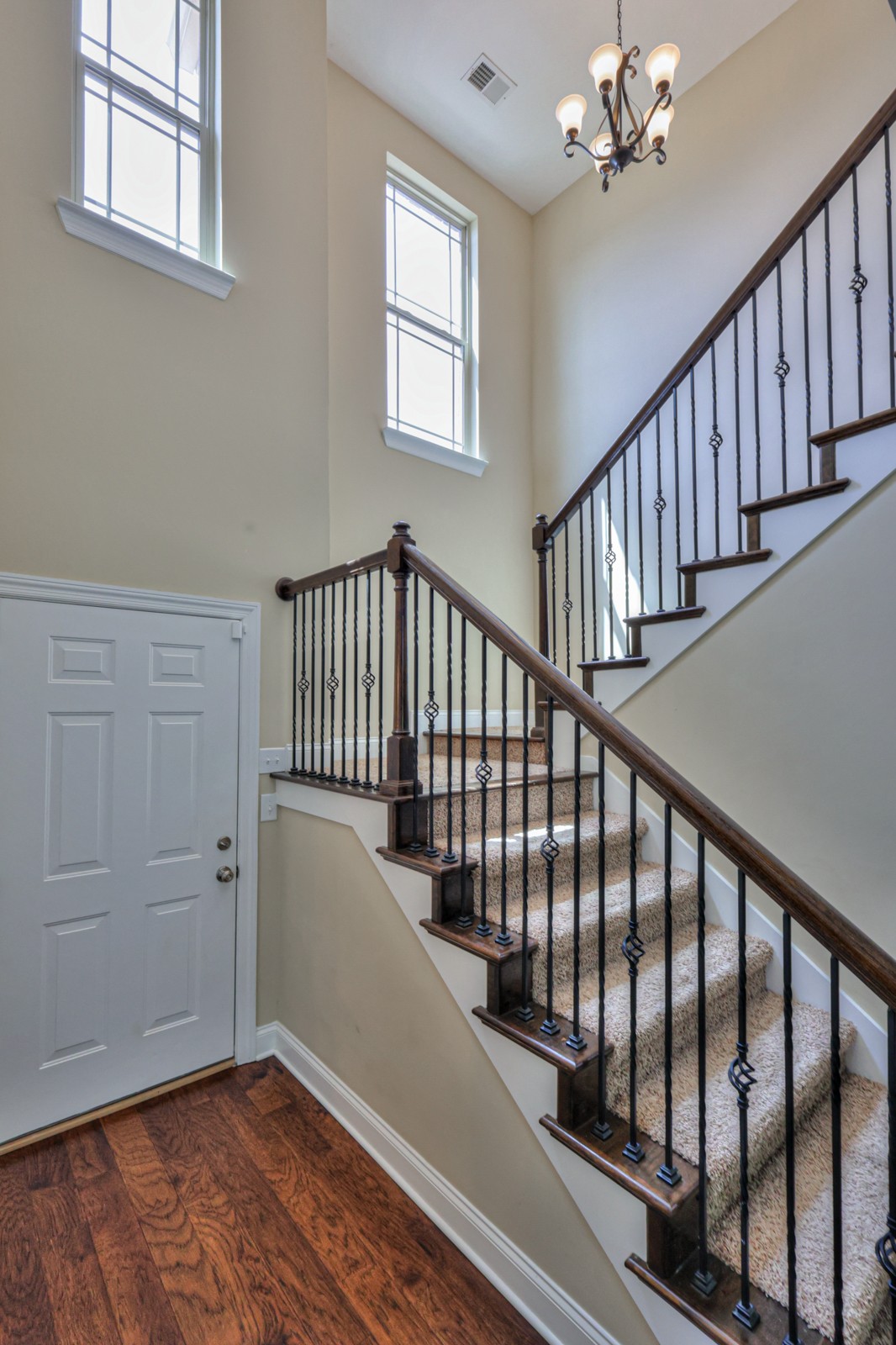 819 Tanager Pl