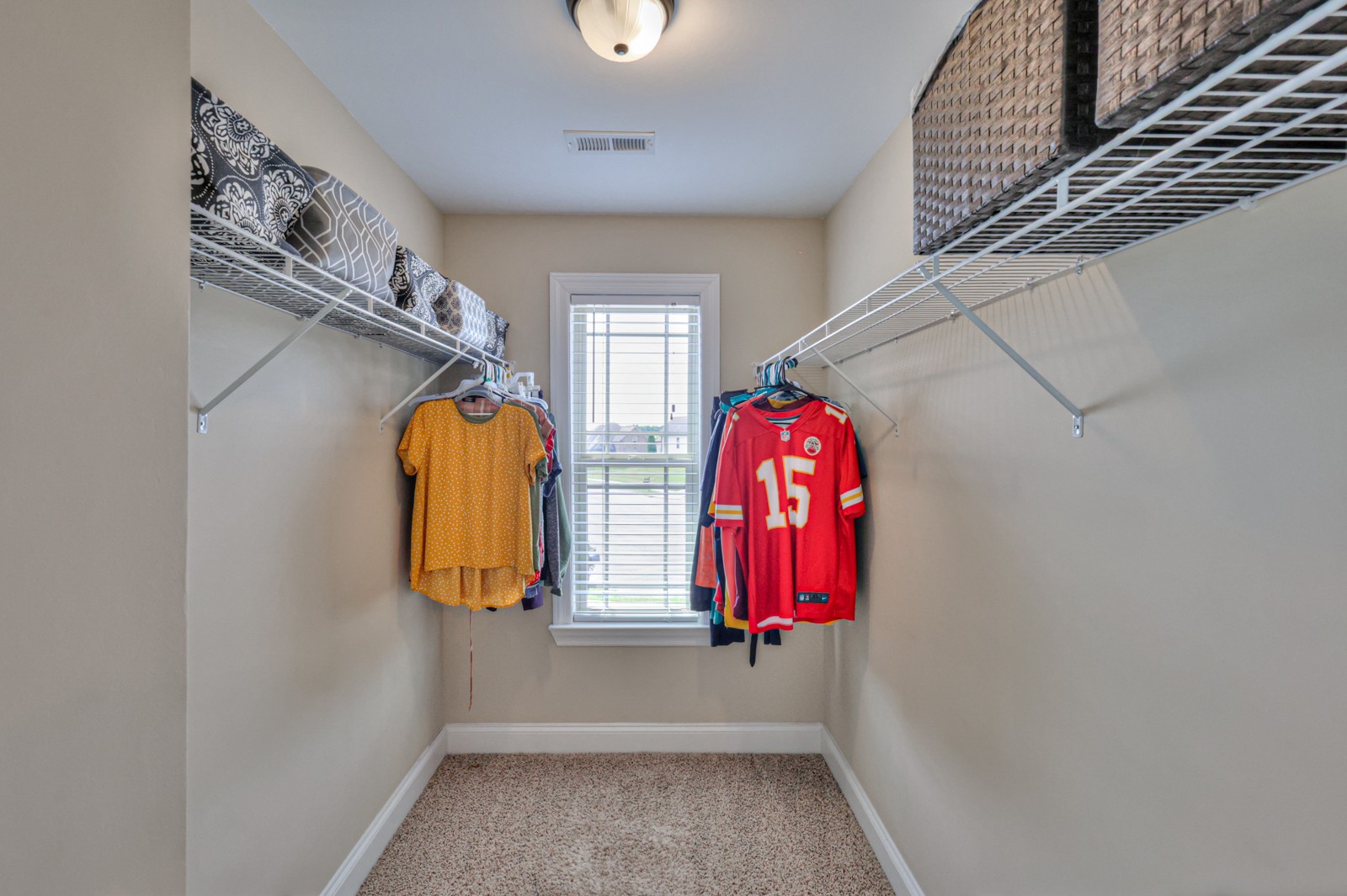819 Tanager Pl