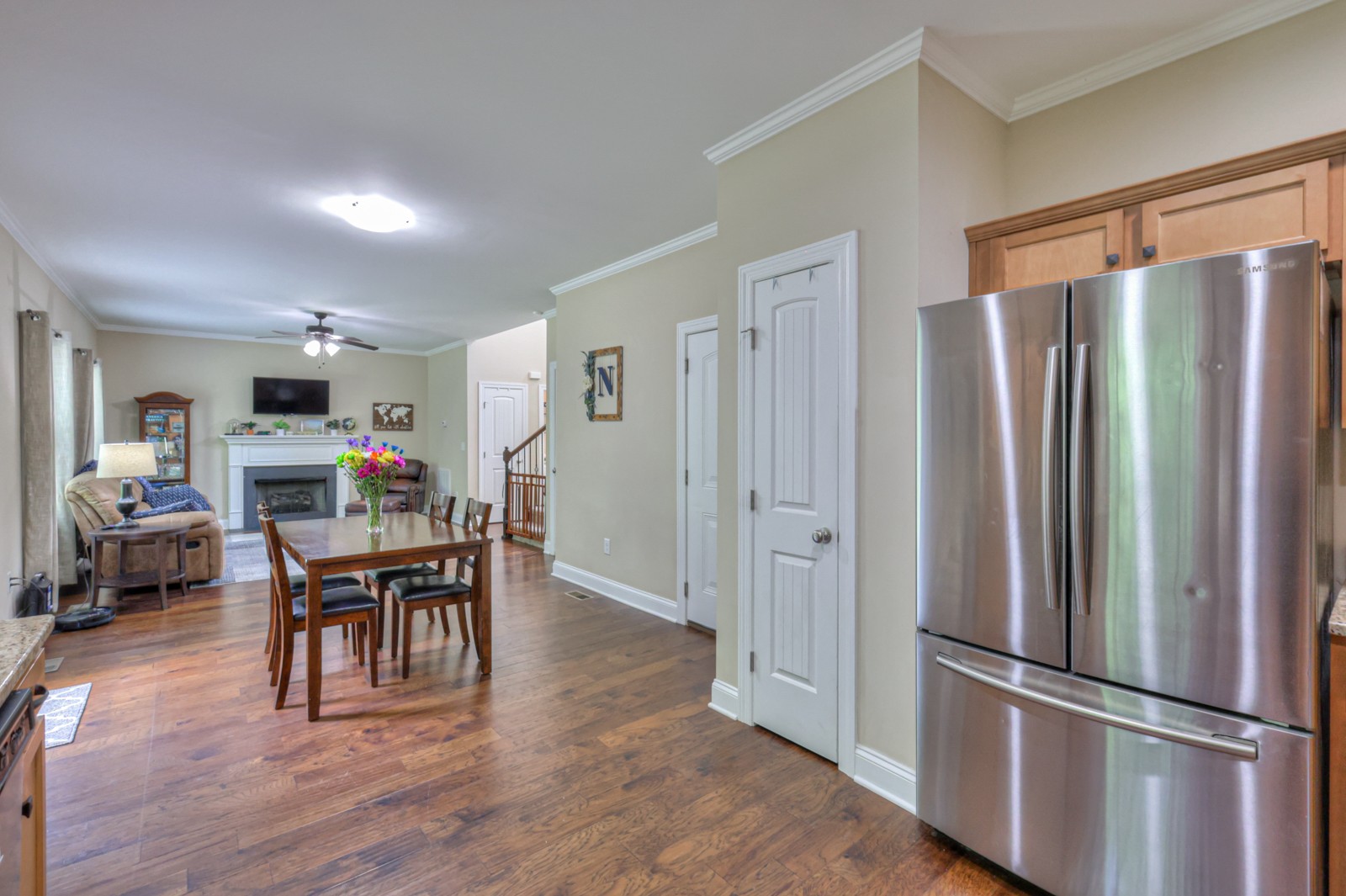819 Tanager Pl