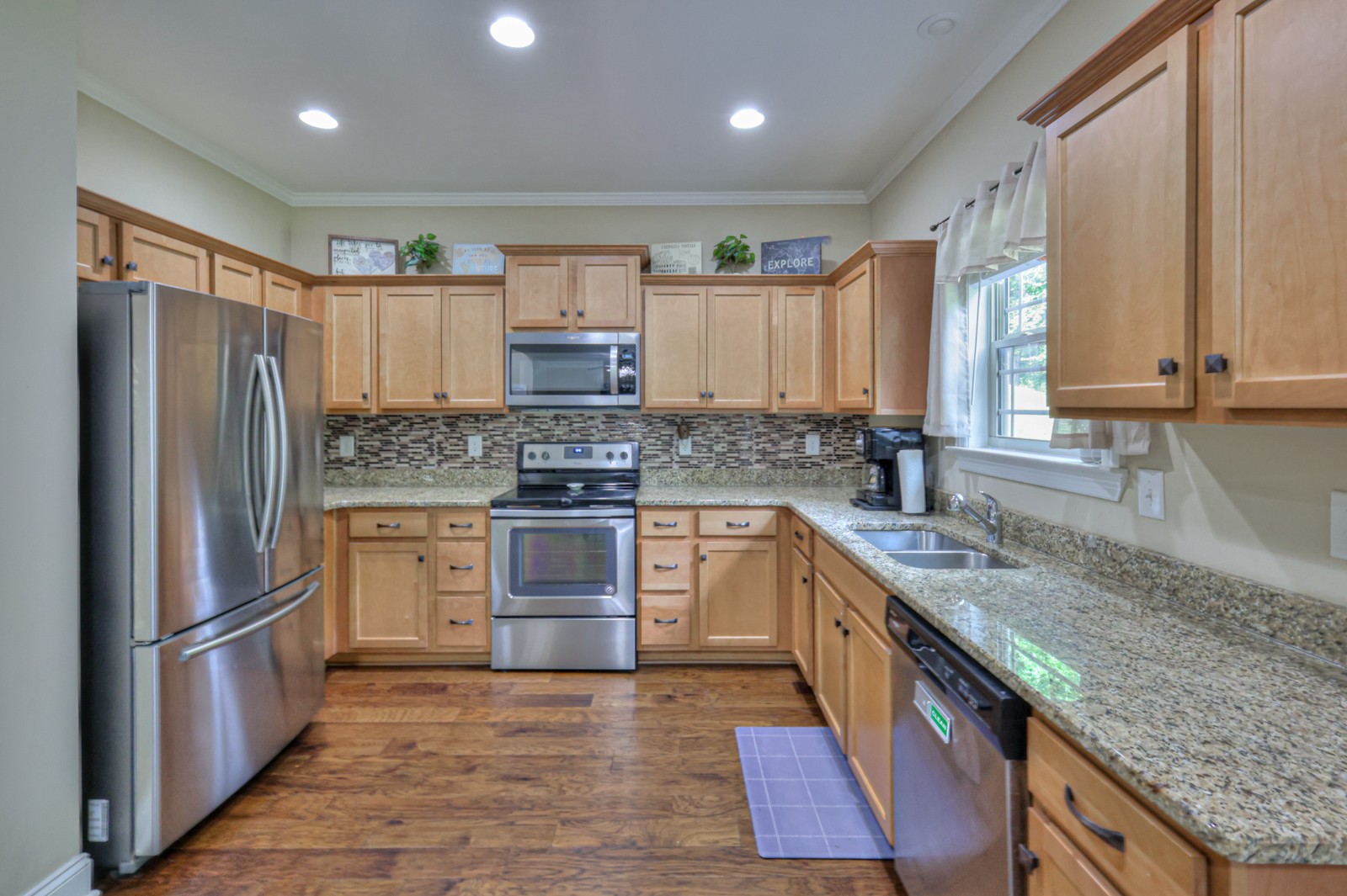 819 Tanager Pl