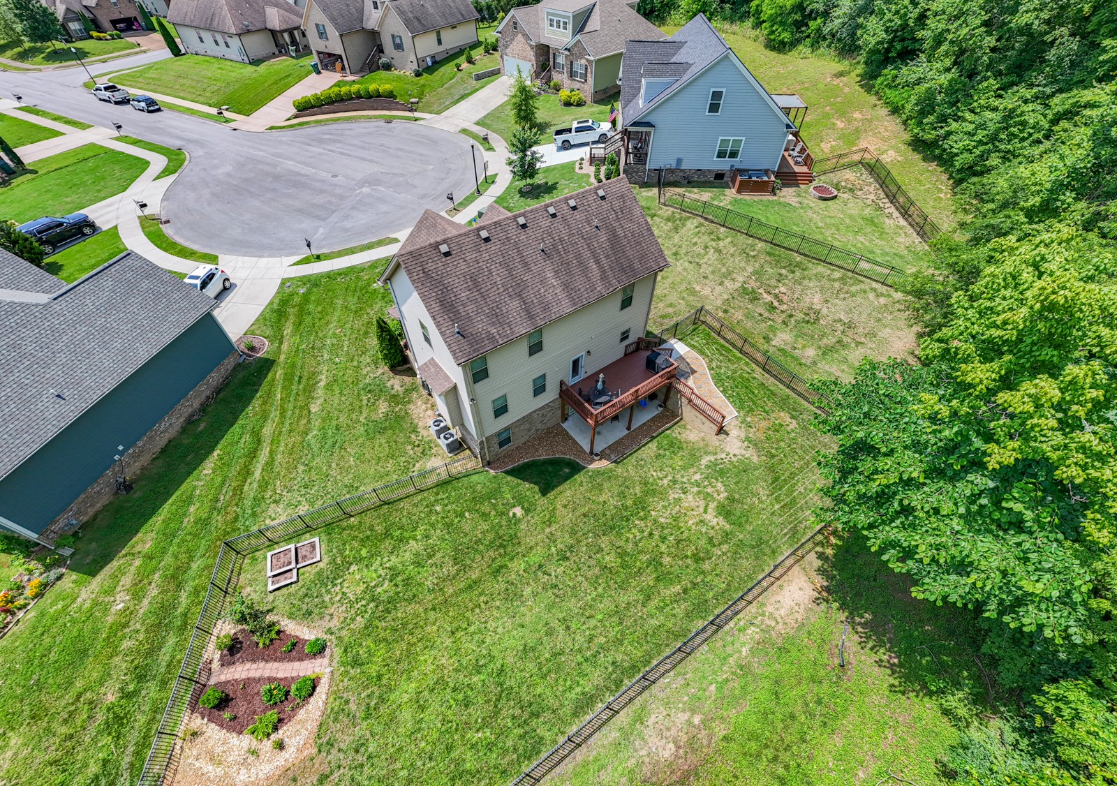 819 Tanager Pl
