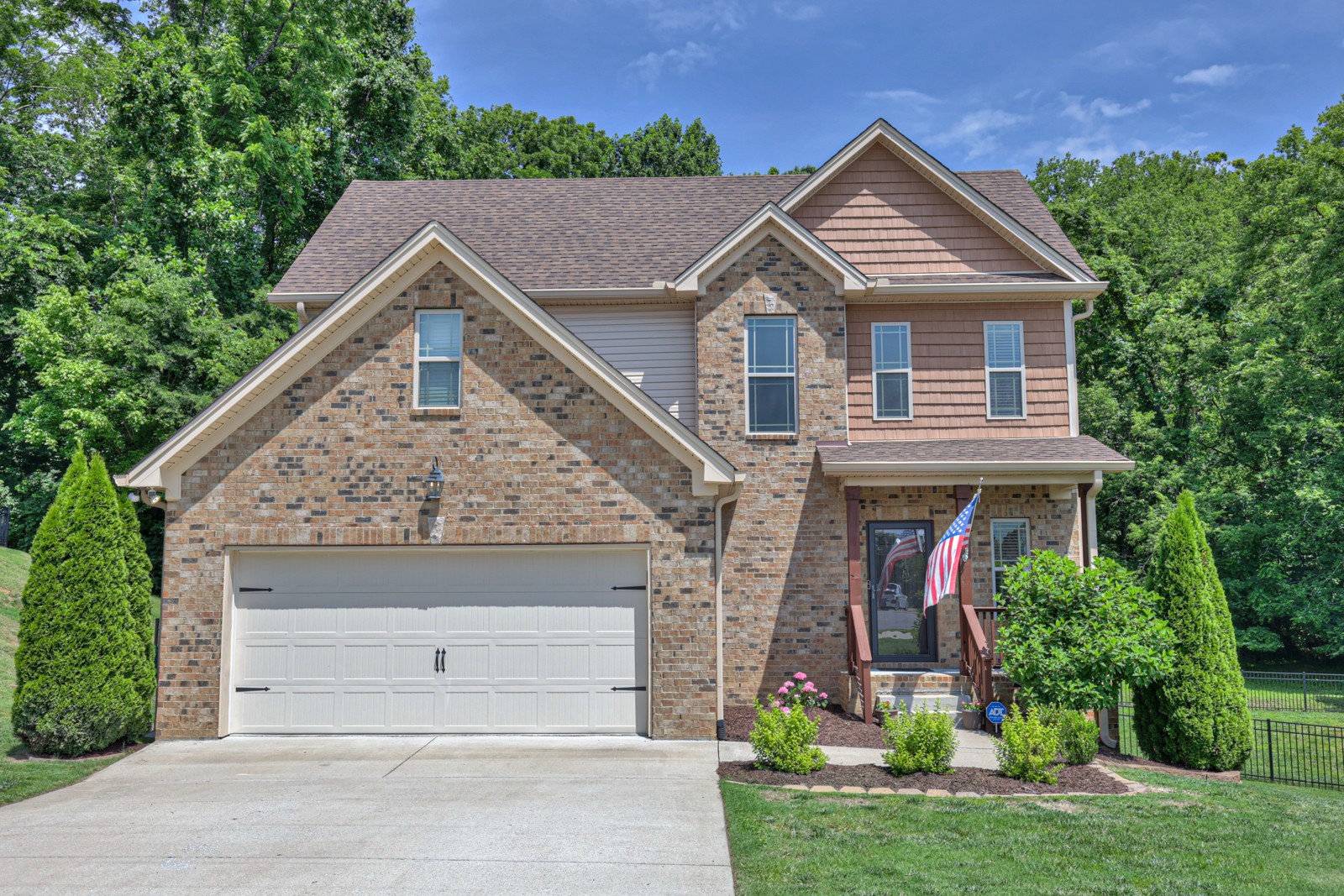 819 Tanager Pl