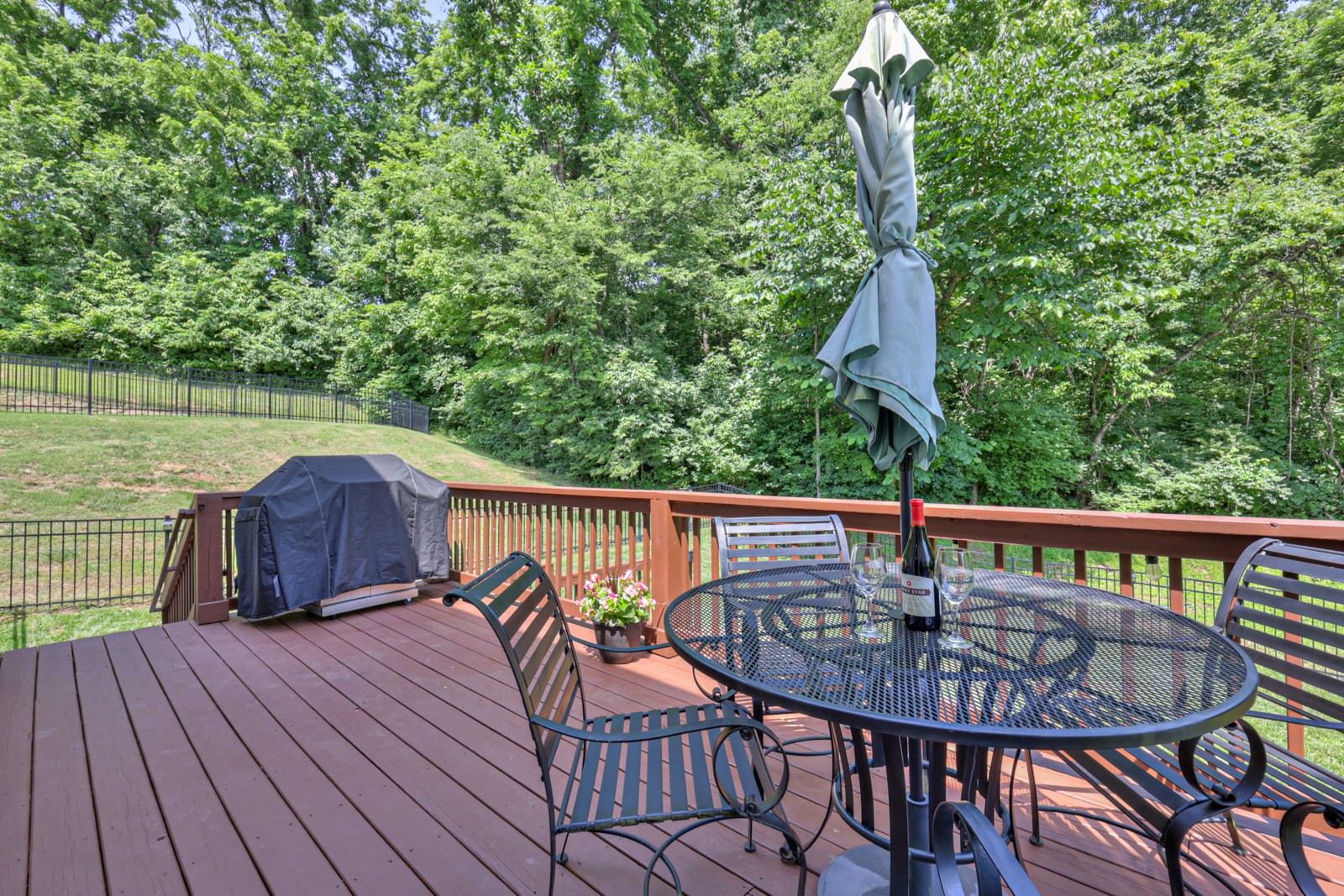 819 Tanager Pl