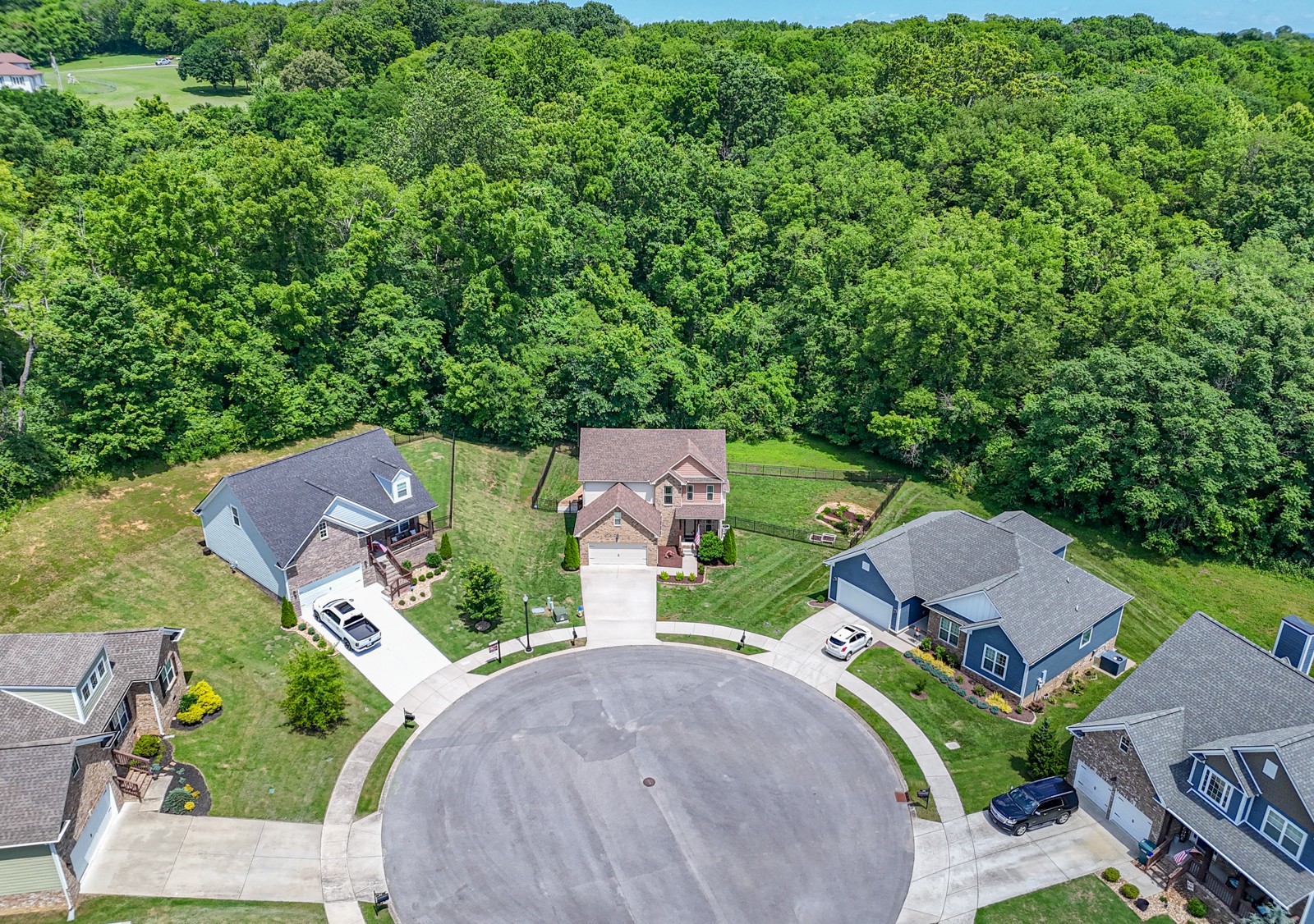819 Tanager Pl