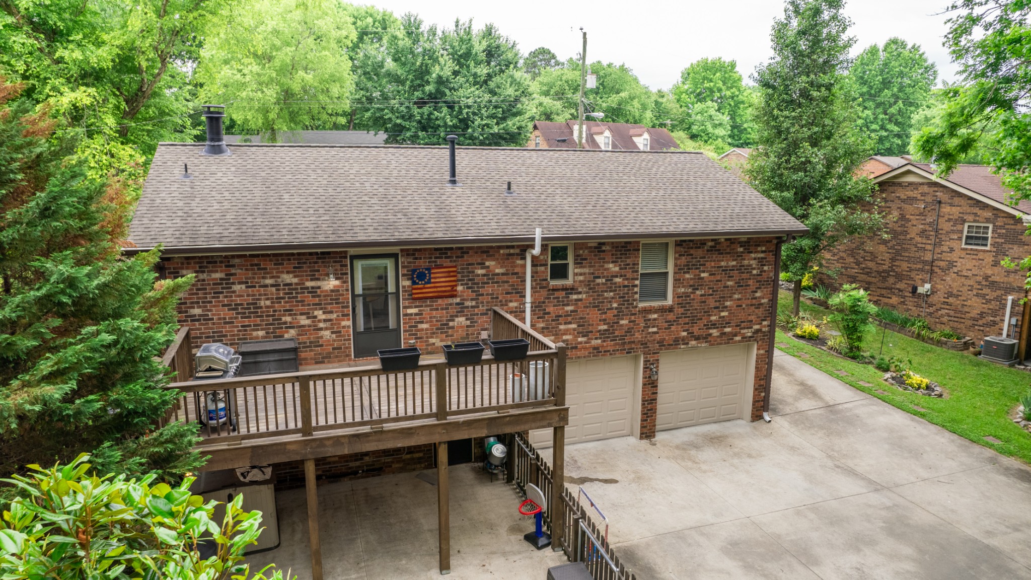 733 Albany Dr