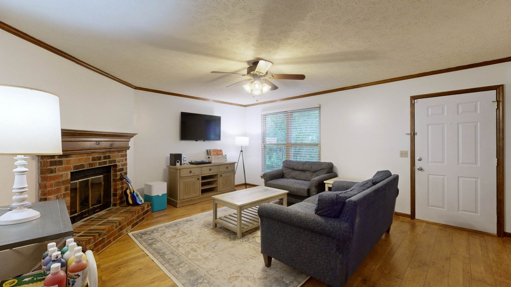 733 Albany Dr