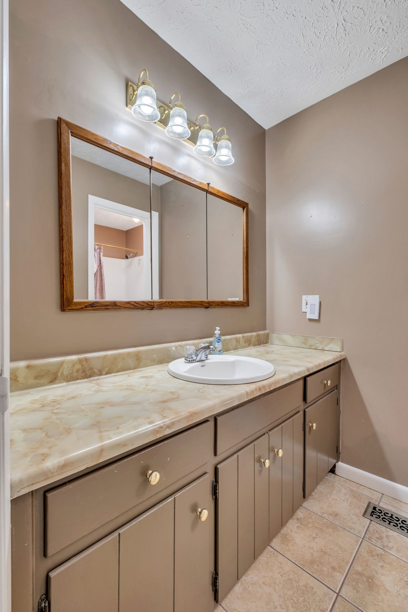 856 Norwalk Dr