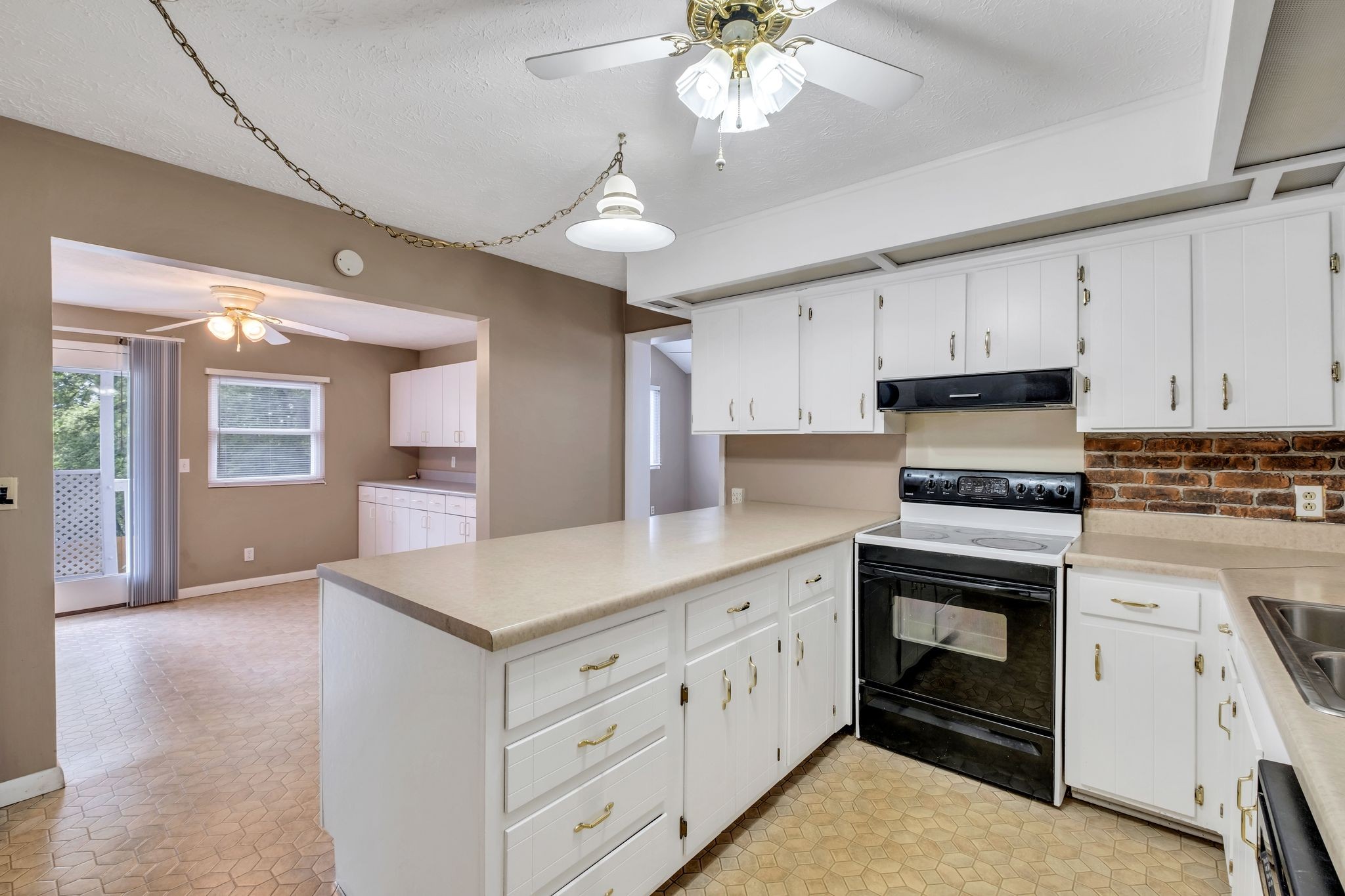 856 Norwalk Dr
