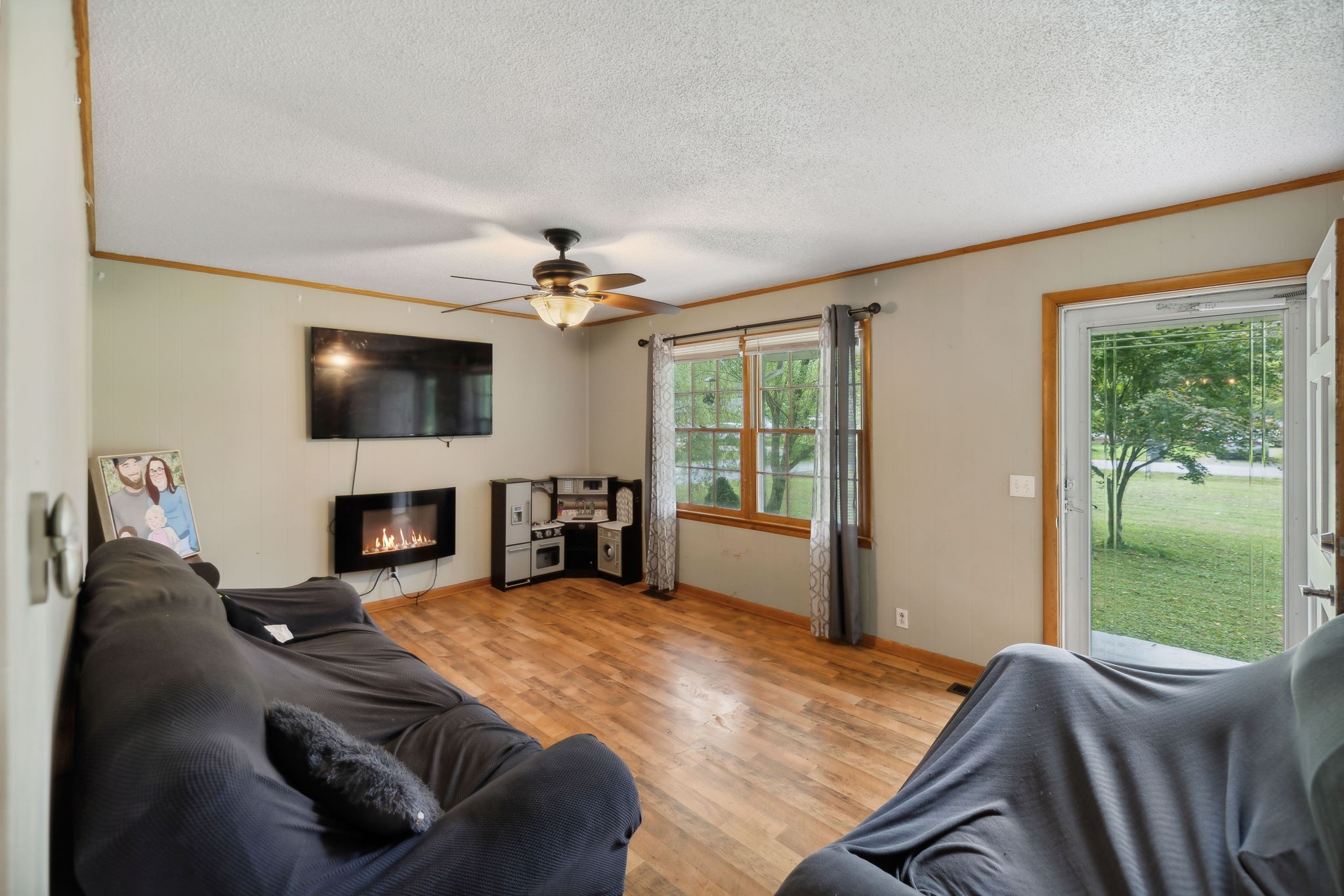 509 Crestwood Dr