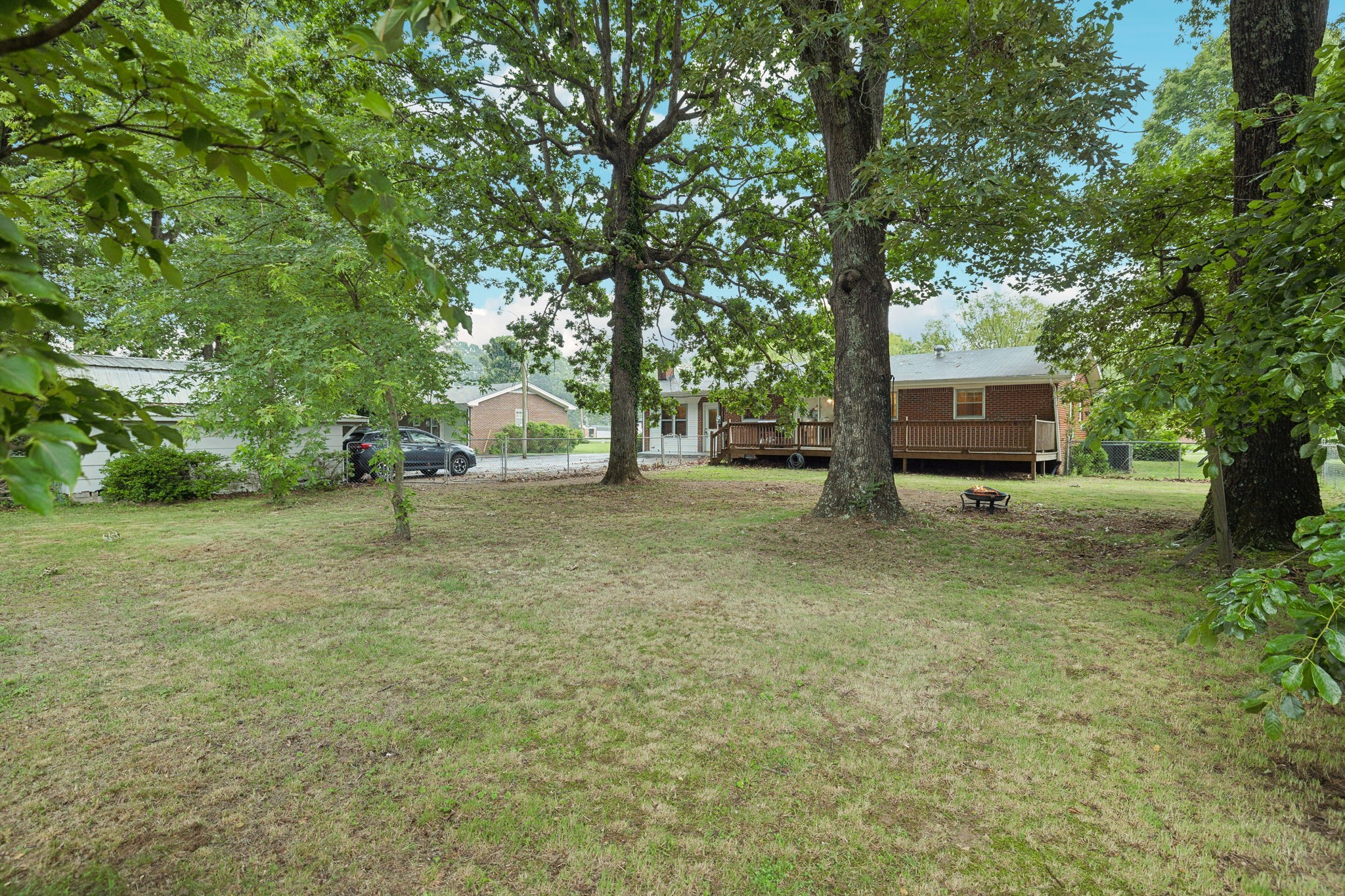 509 Crestwood Dr