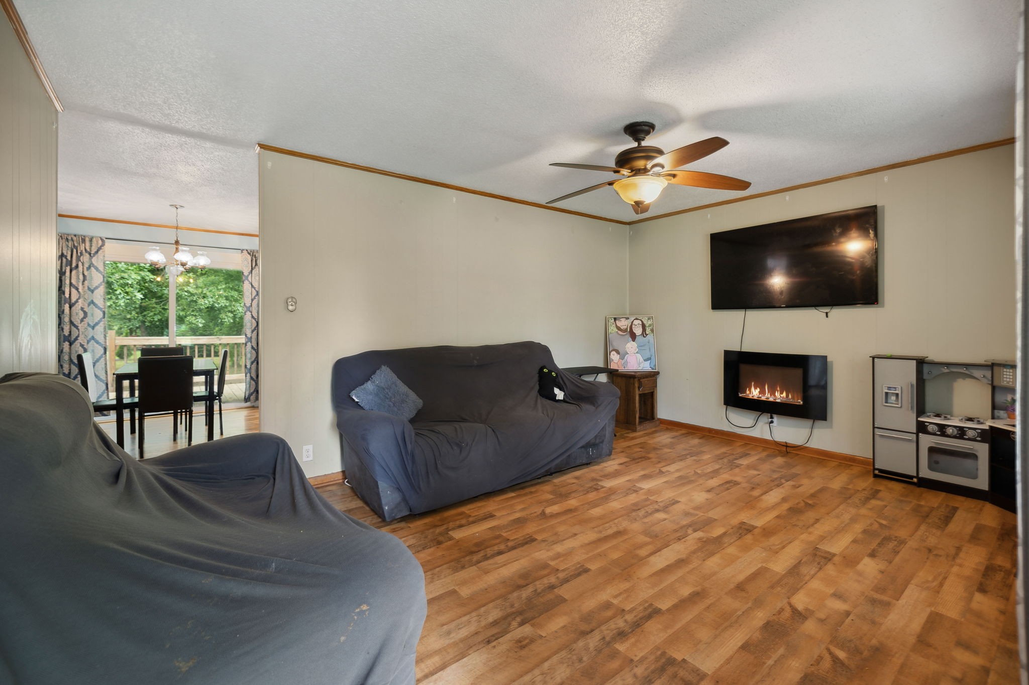 509 Crestwood Dr