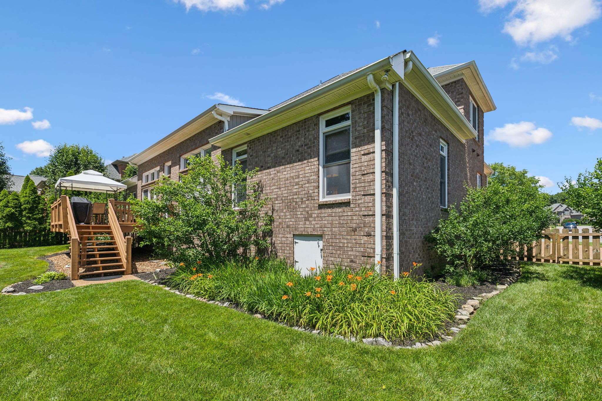 3821 Leona Pass