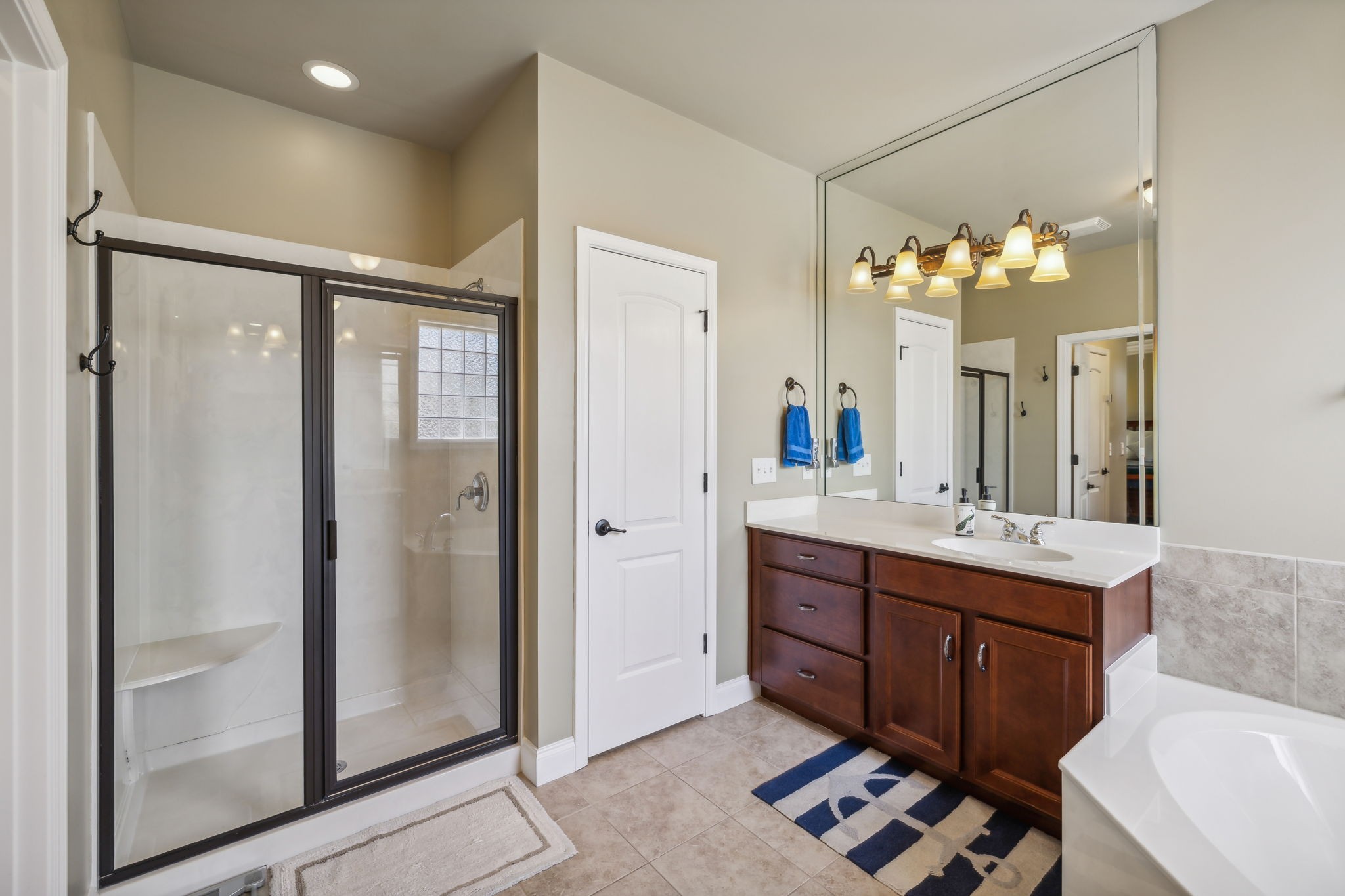 3821 Leona Pass