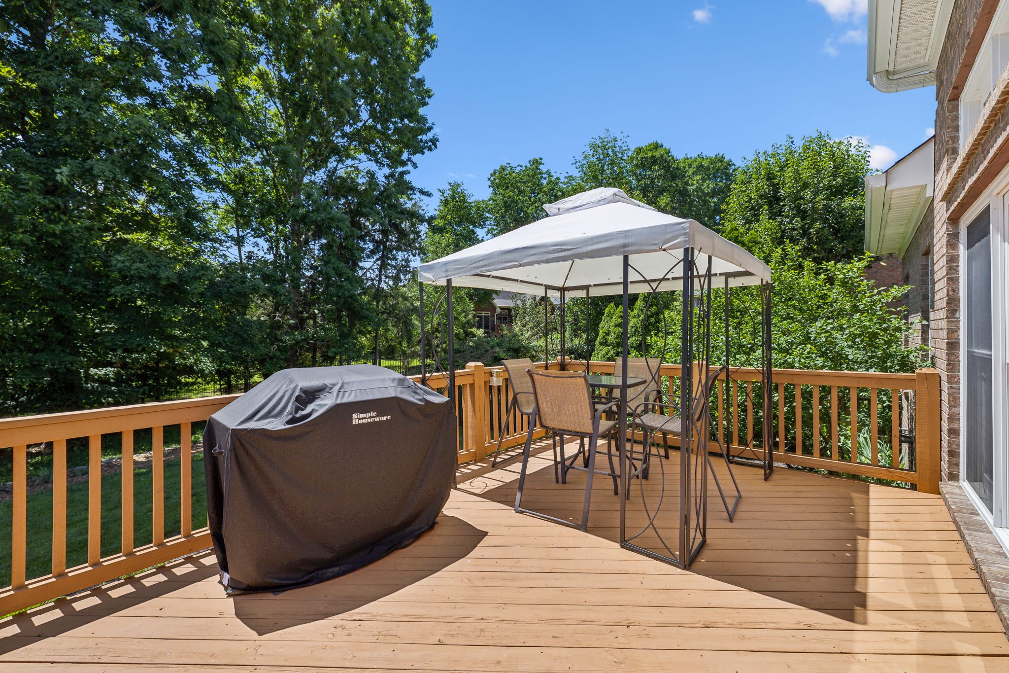 3821 Leona Pass