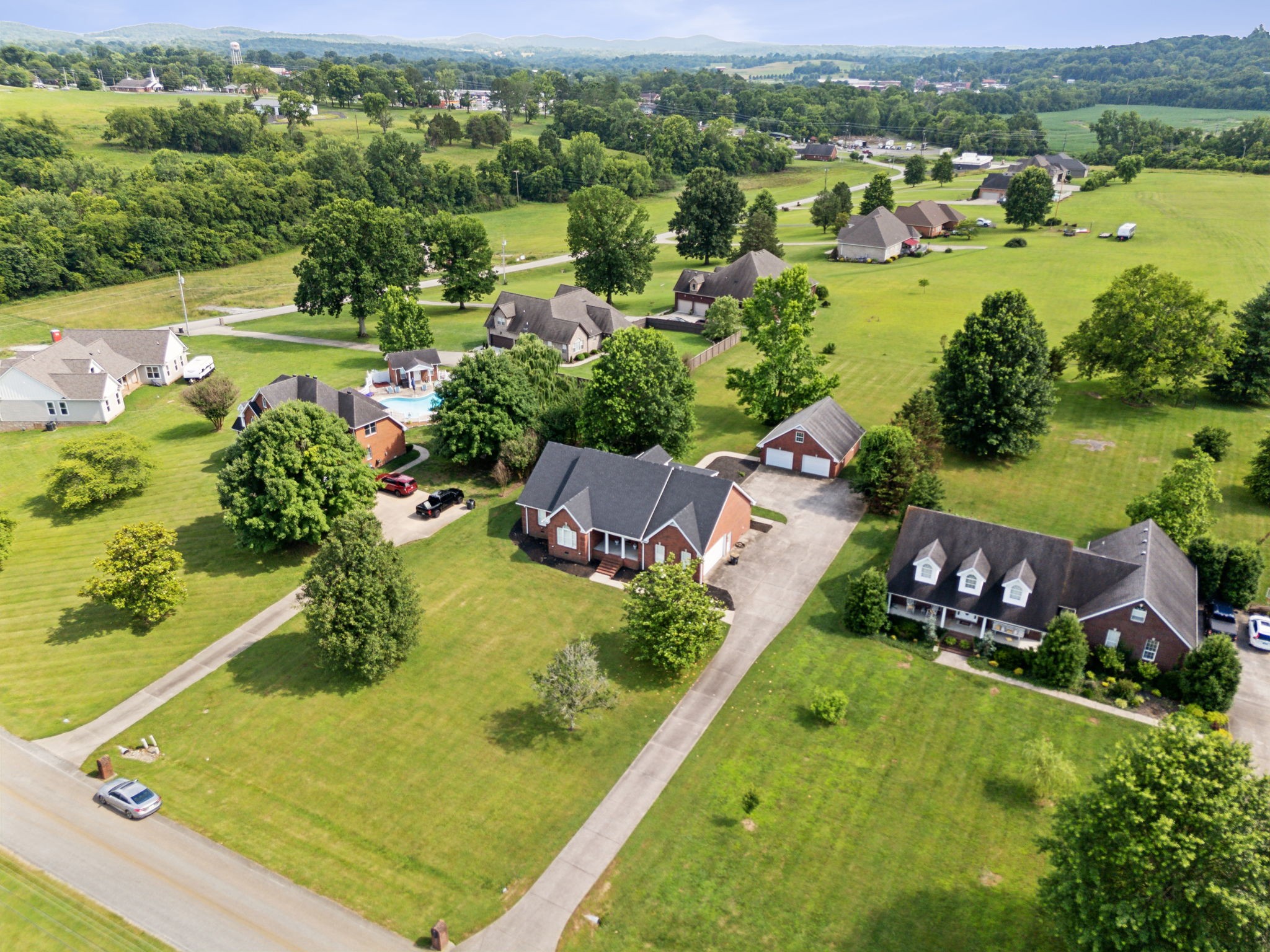 405 Thoroughbred Ln