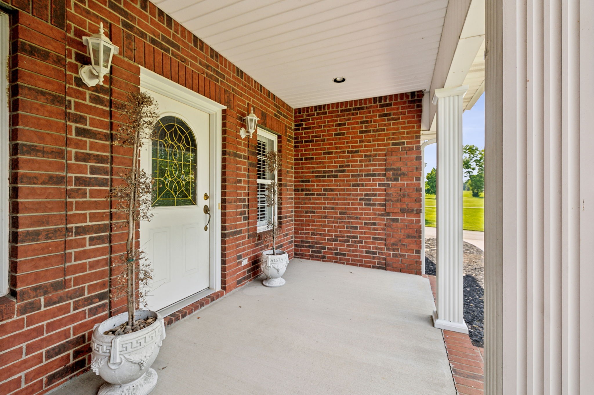 405 Thoroughbred Ln