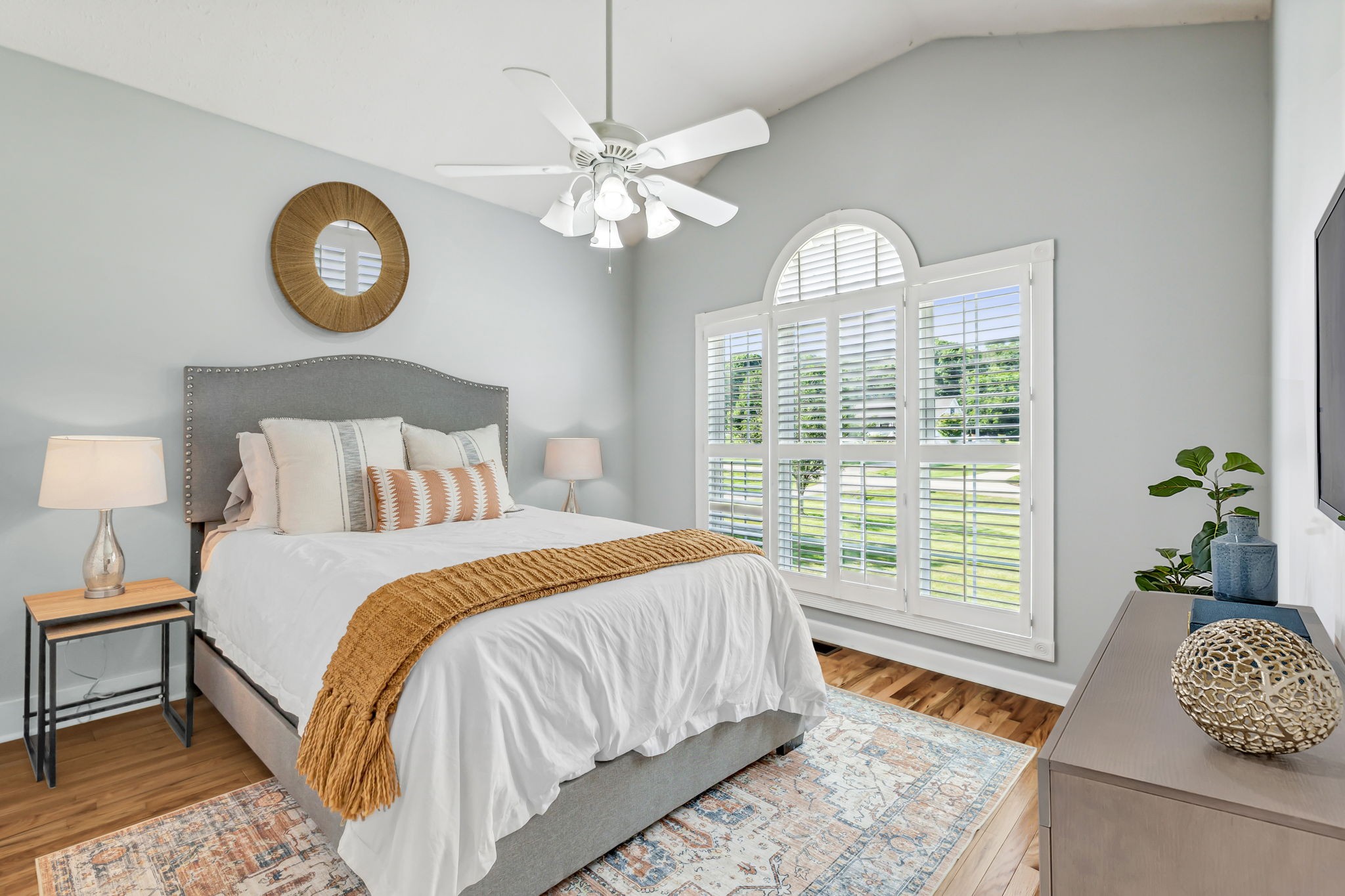 405 Thoroughbred Ln