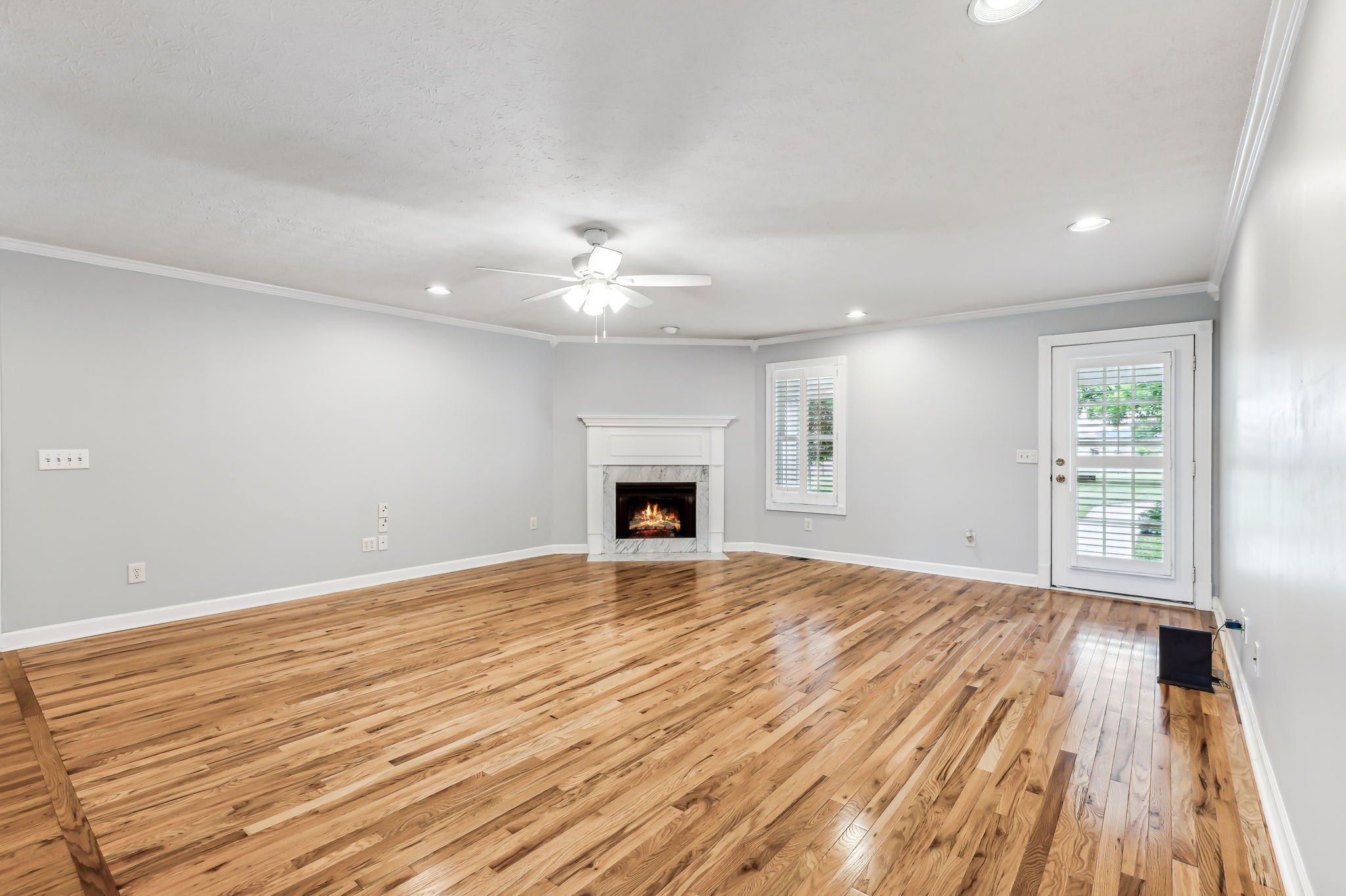 405 Thoroughbred Ln
