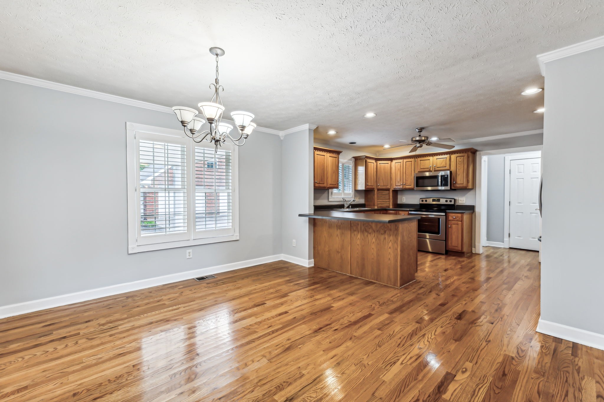 405 Thoroughbred Ln