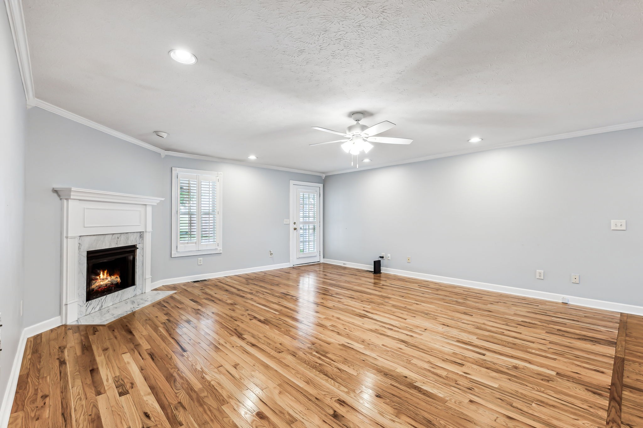 405 Thoroughbred Ln