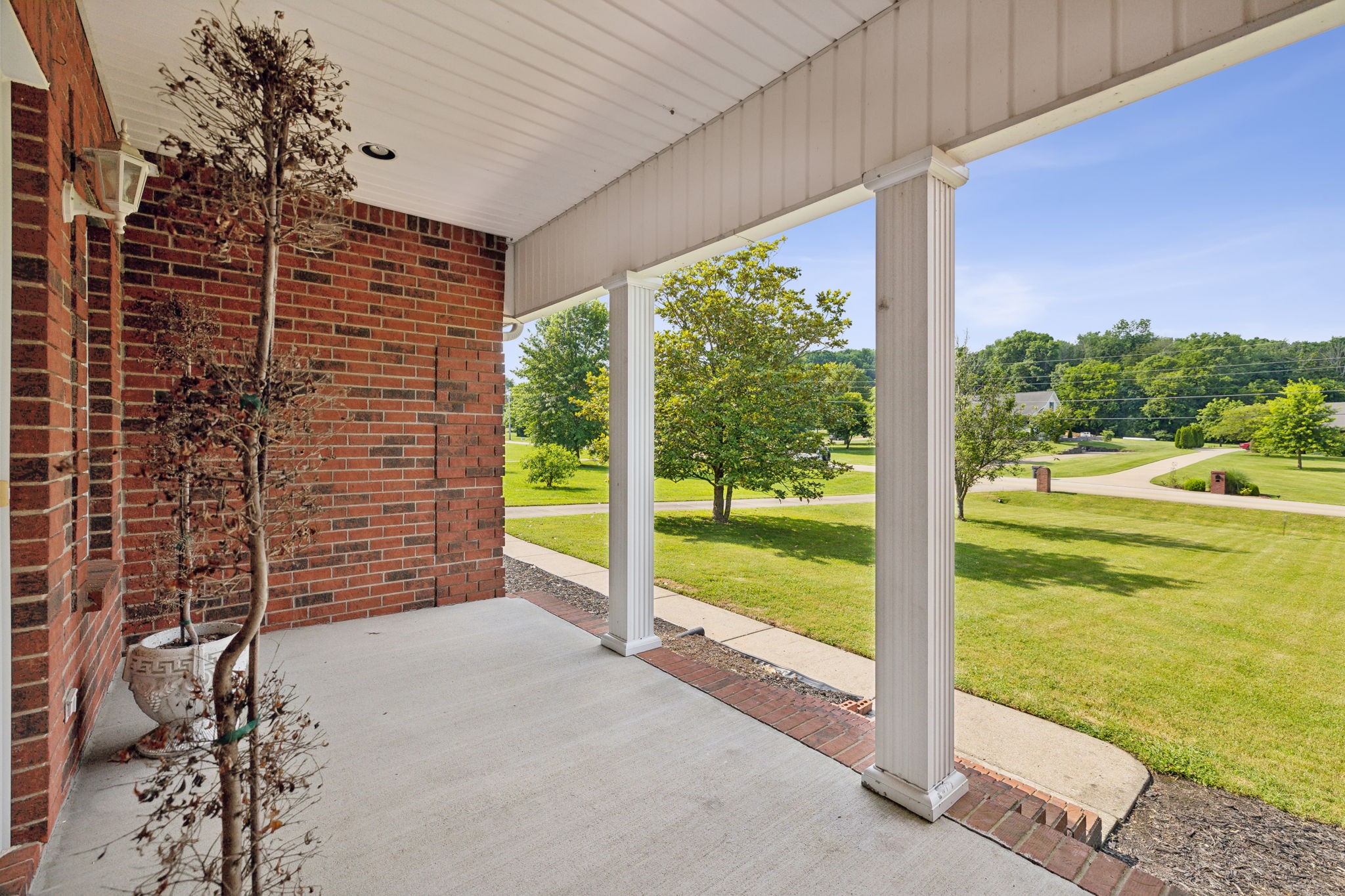 405 Thoroughbred Ln