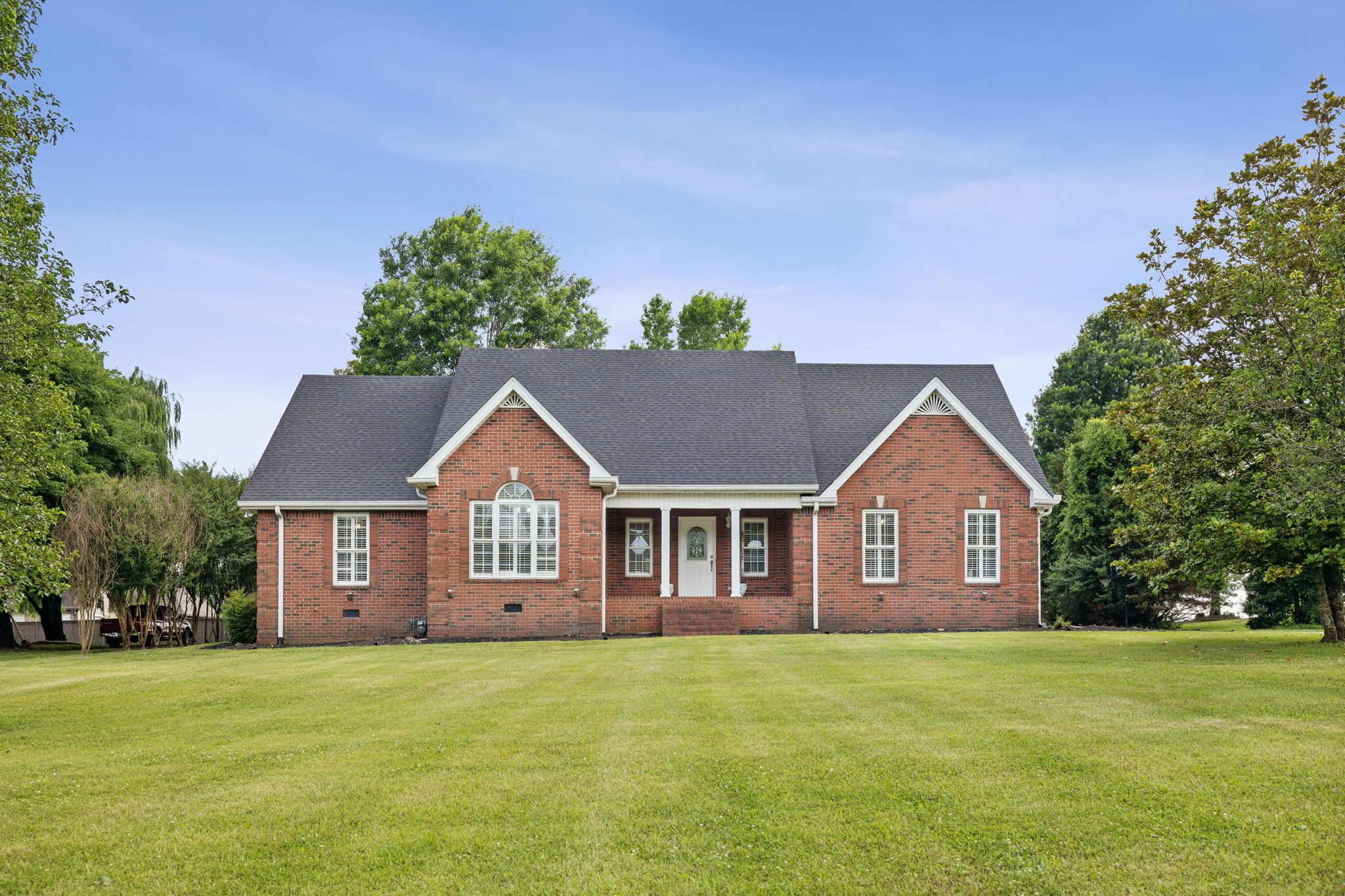 405 Thoroughbred Ln