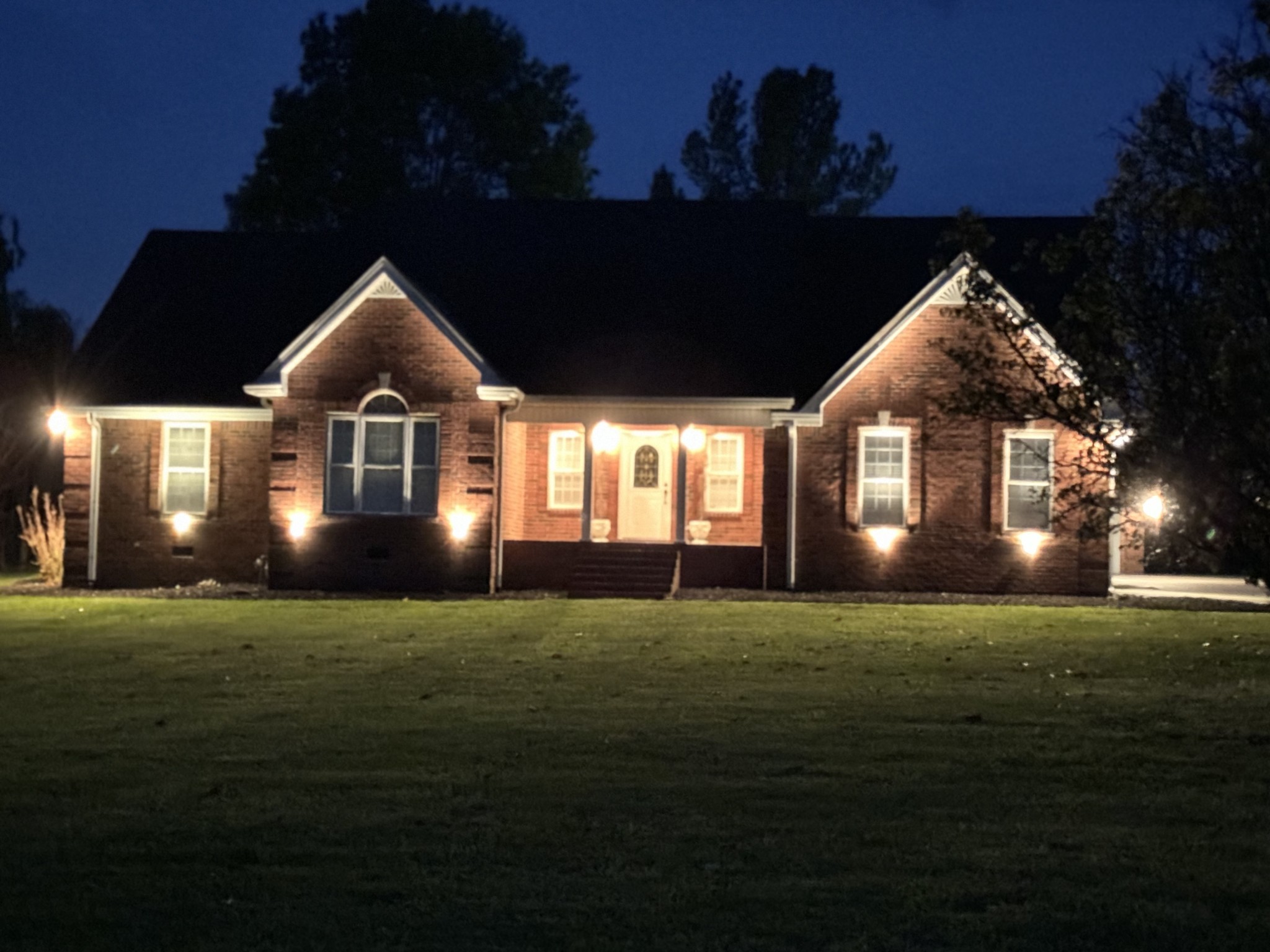 405 Thoroughbred Ln