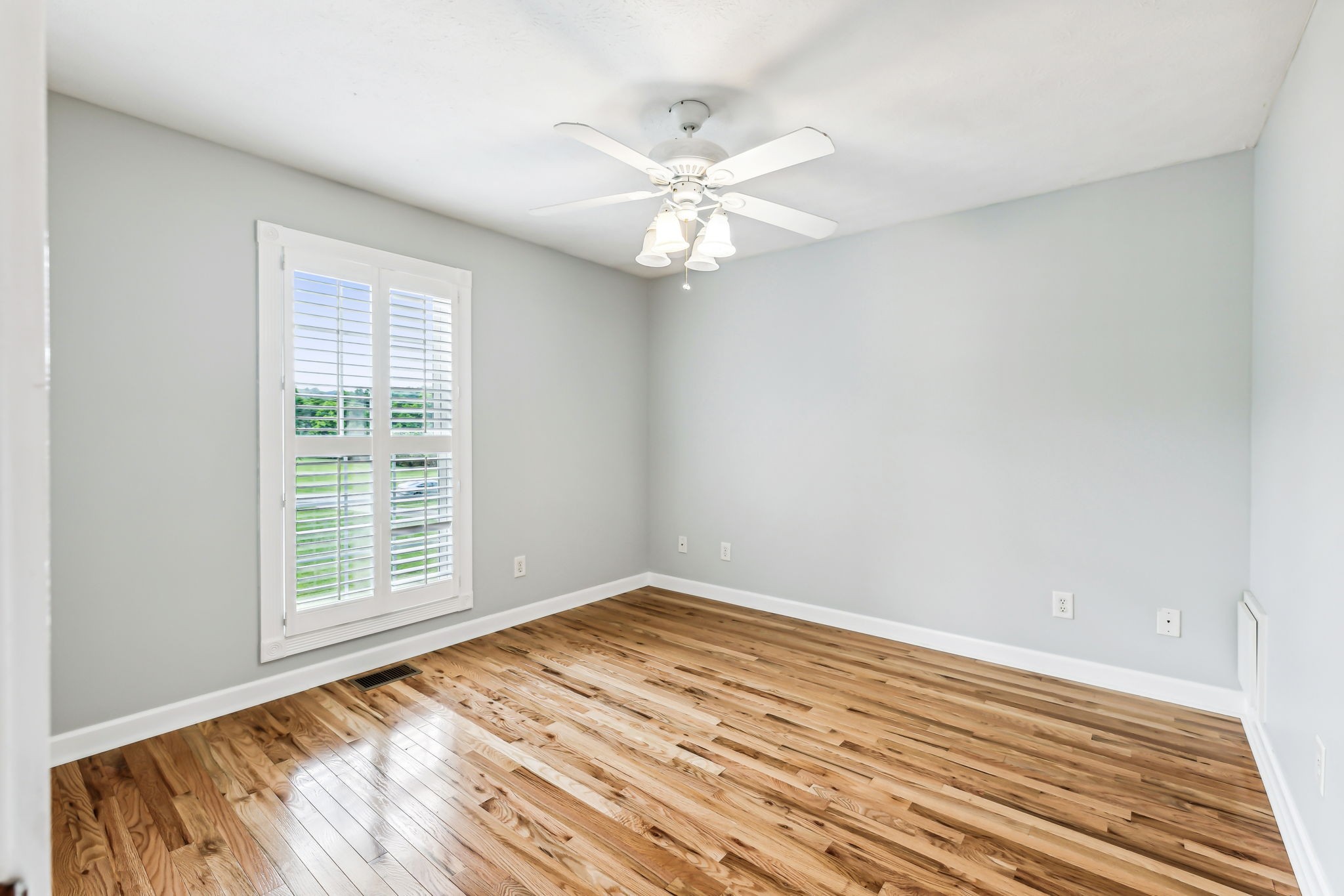 405 Thoroughbred Ln