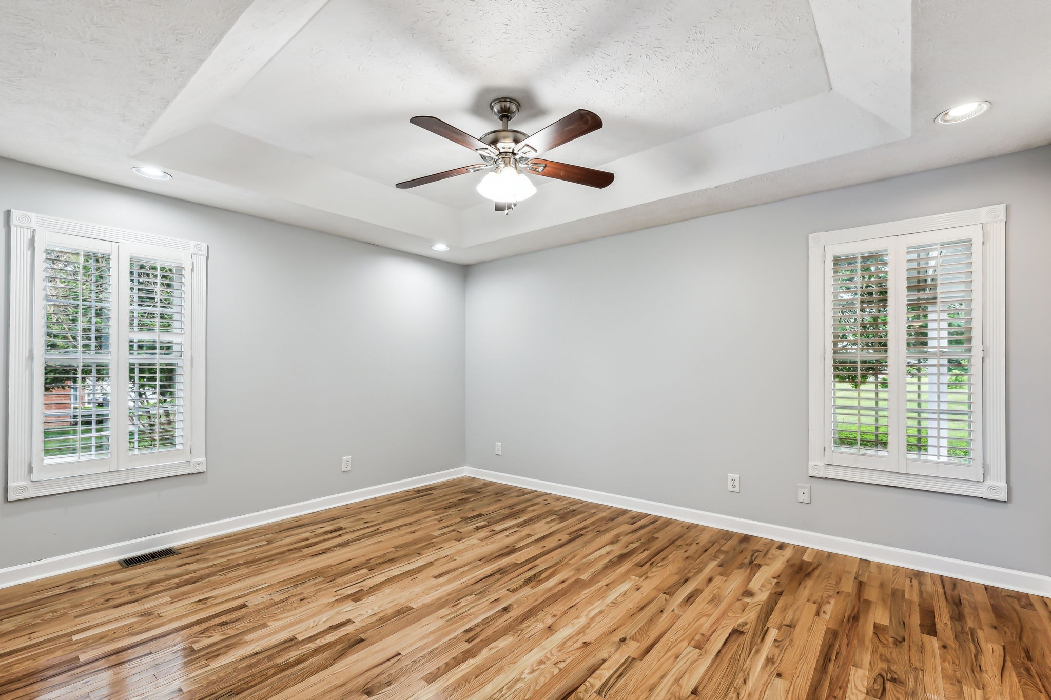 405 Thoroughbred Ln