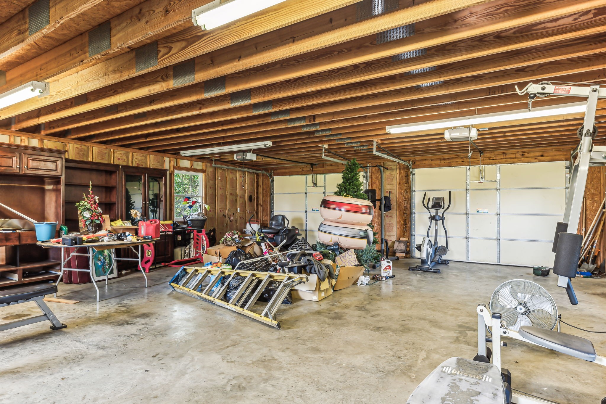 405 Thoroughbred Ln
