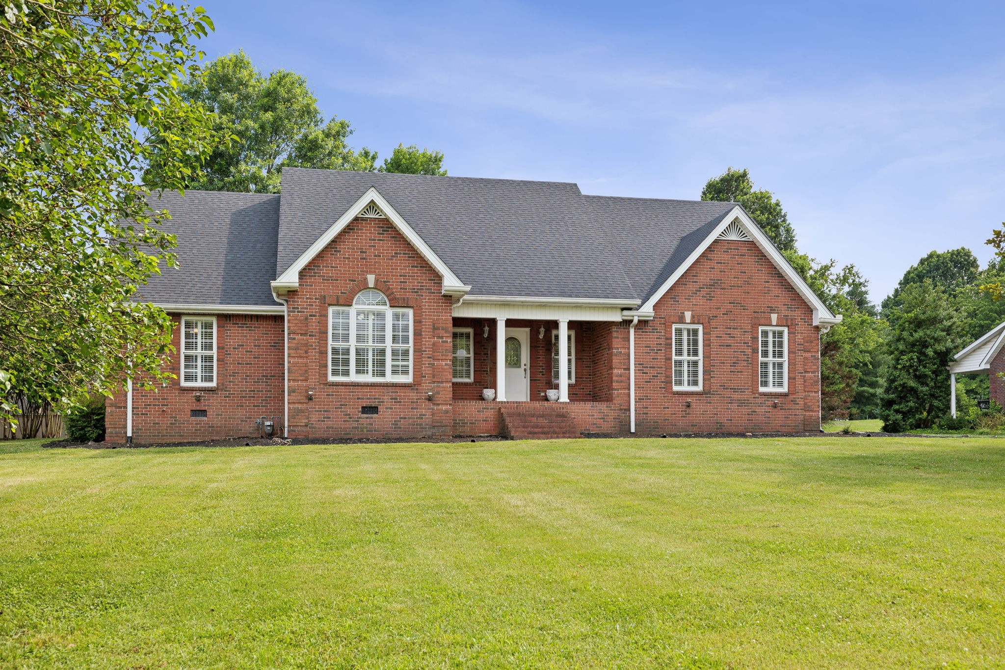 405 Thoroughbred Ln