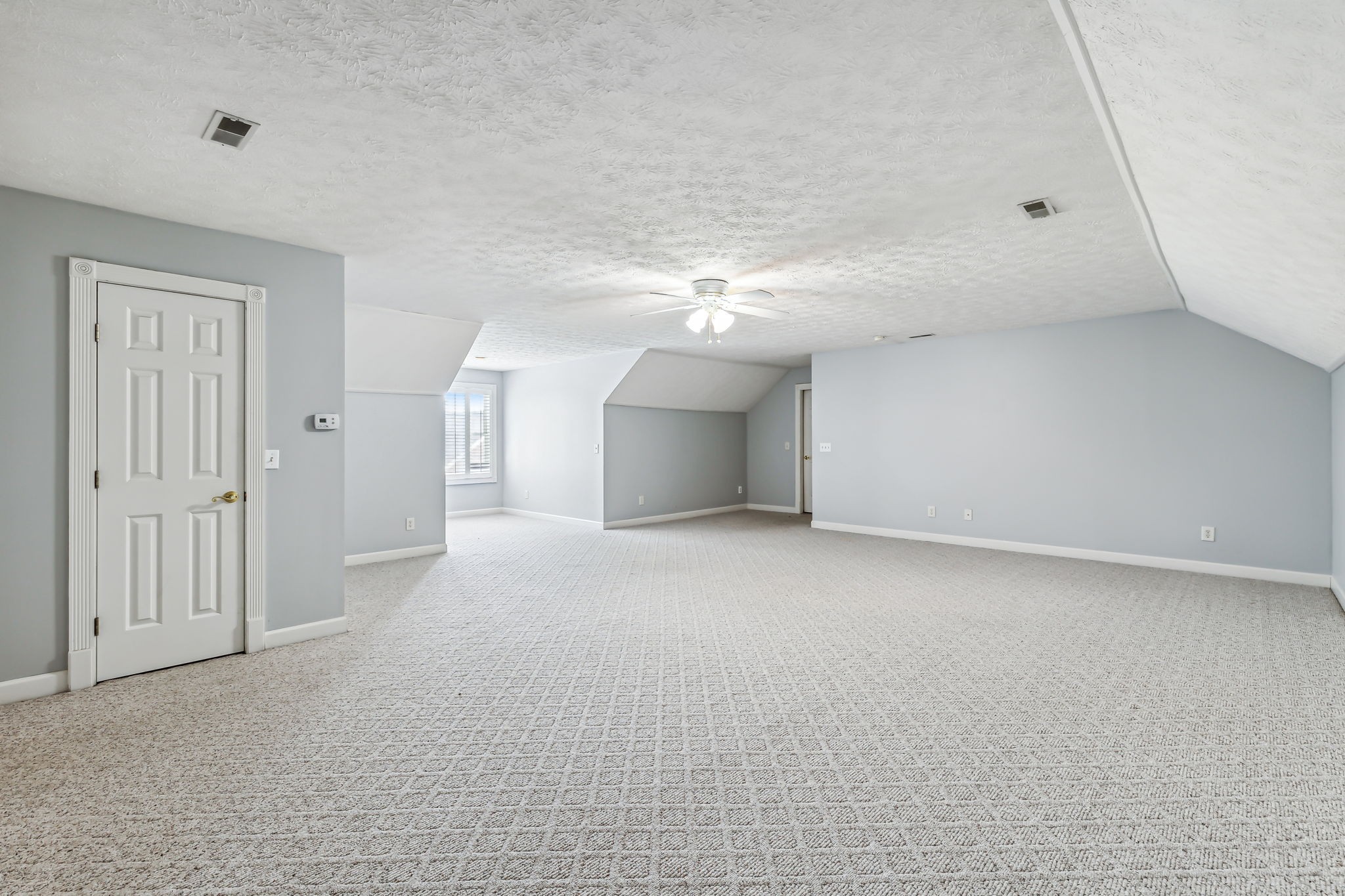 405 Thoroughbred Ln