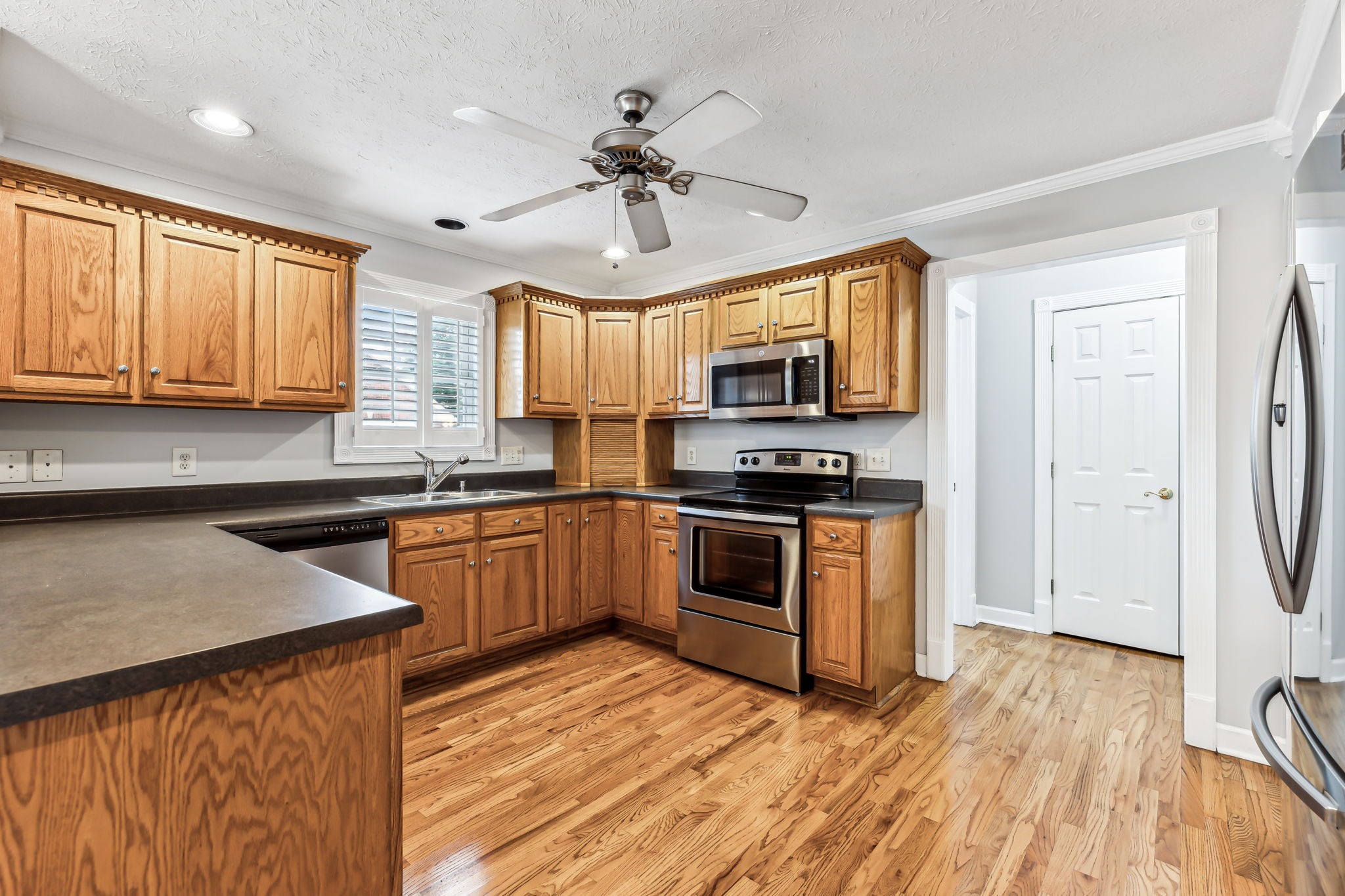 405 Thoroughbred Ln