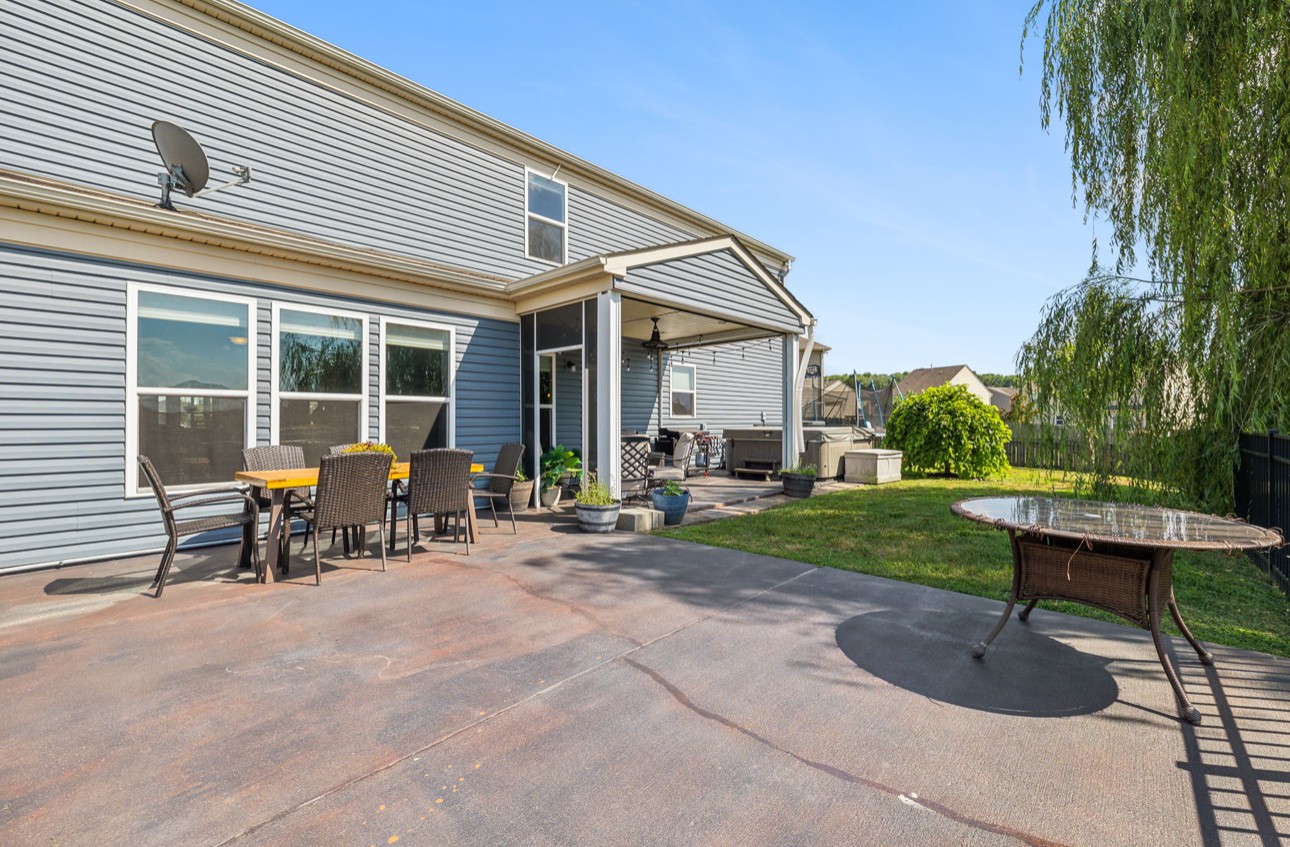 55 Drakes Dr