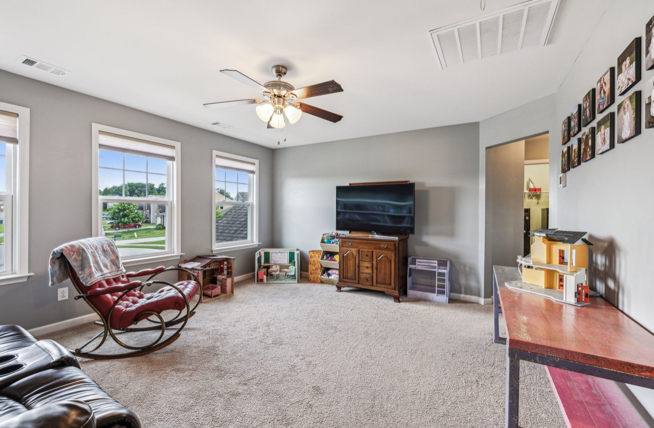 55 Drakes Dr