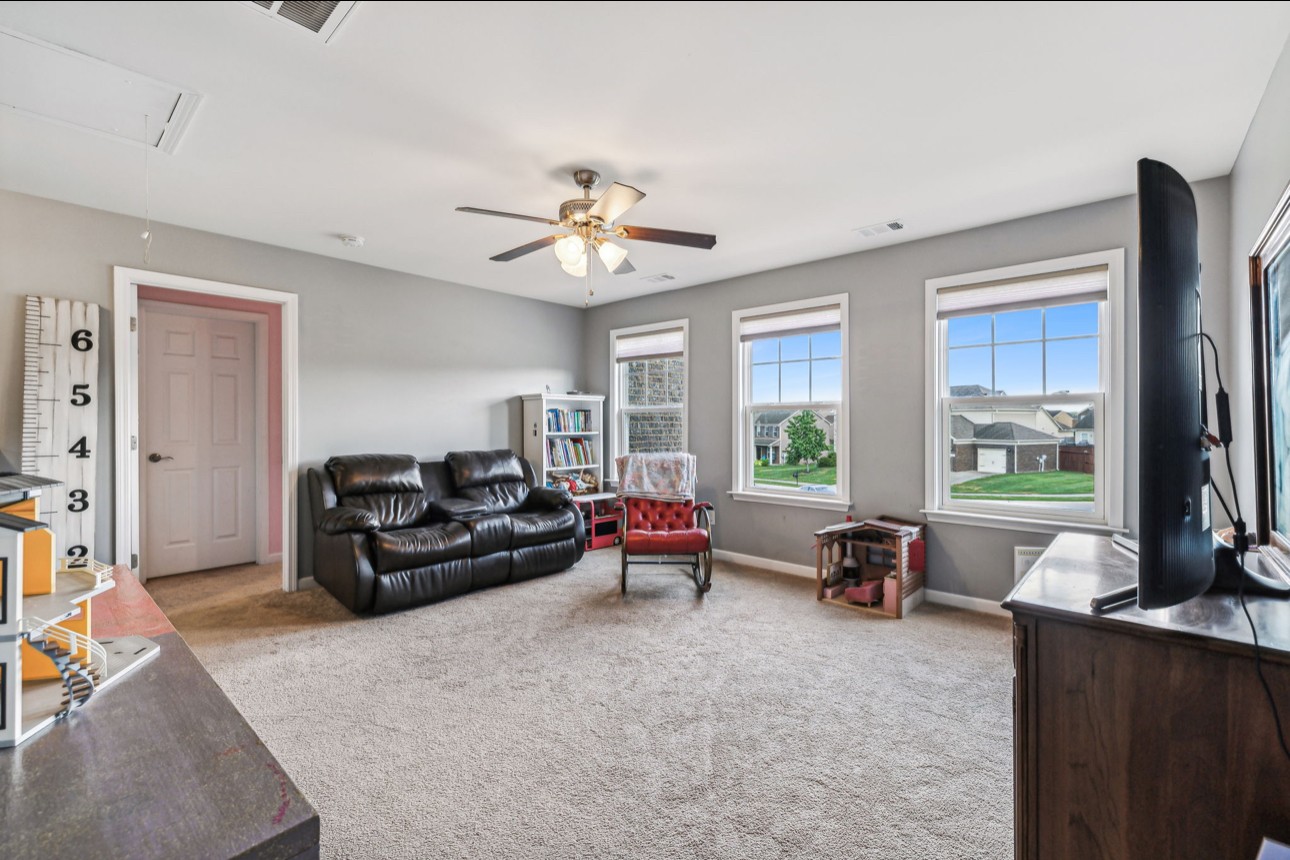 55 Drakes Dr