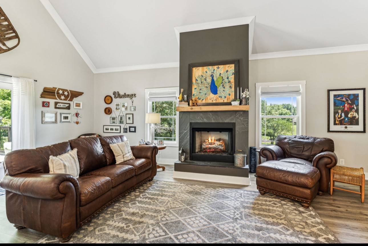 199 Lakeview Trl
