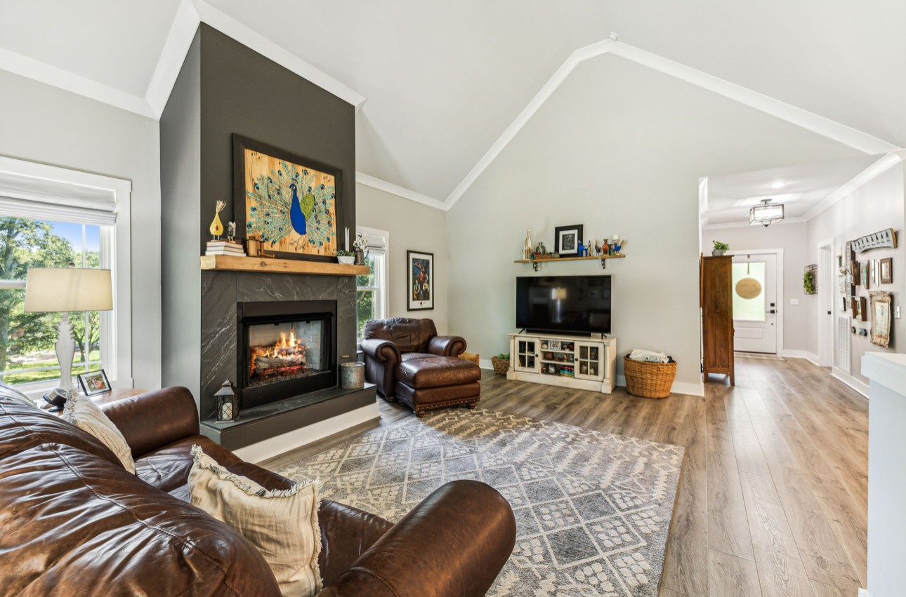 199 Lakeview Trl