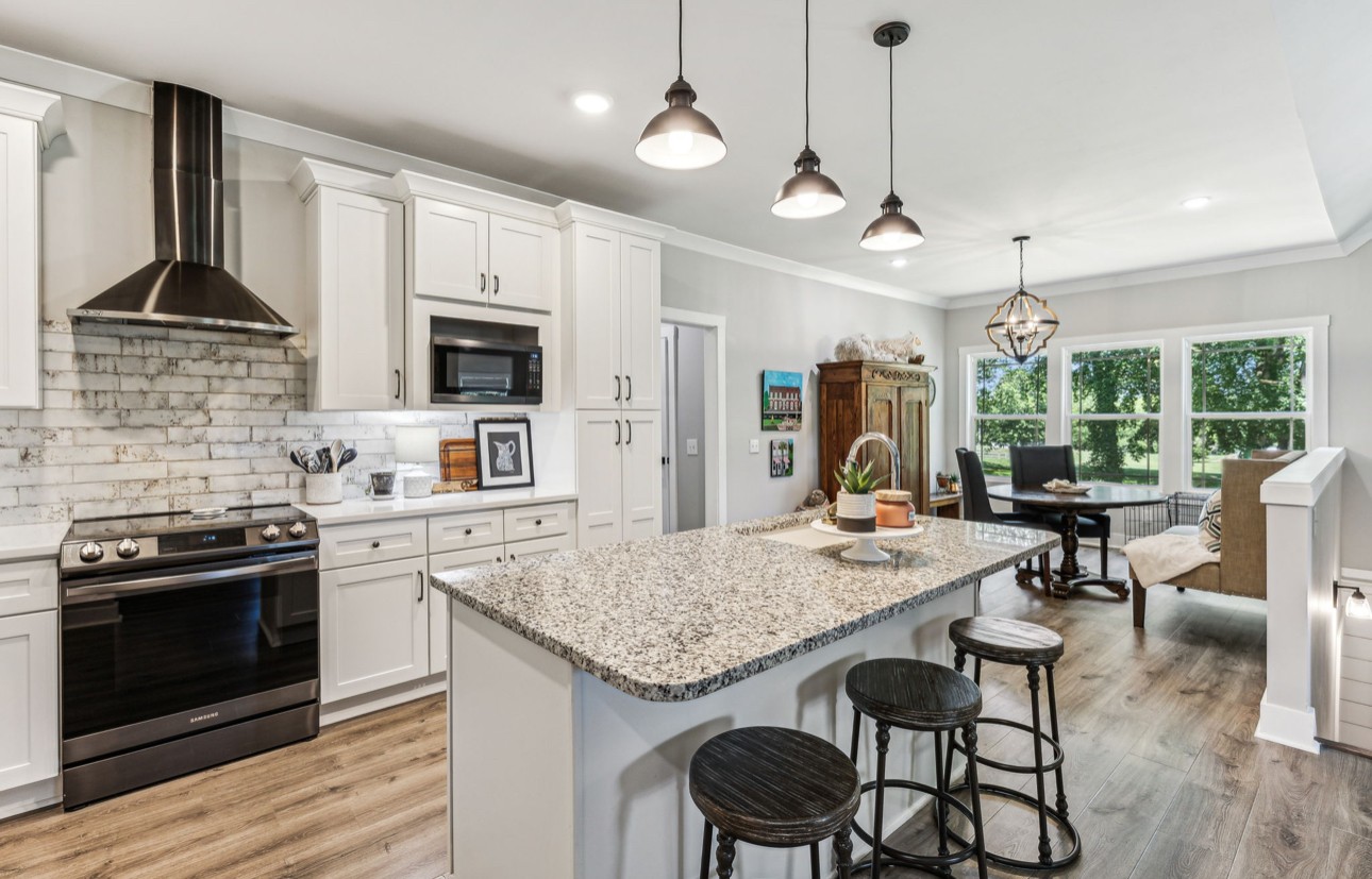 199 Lakeview Trl