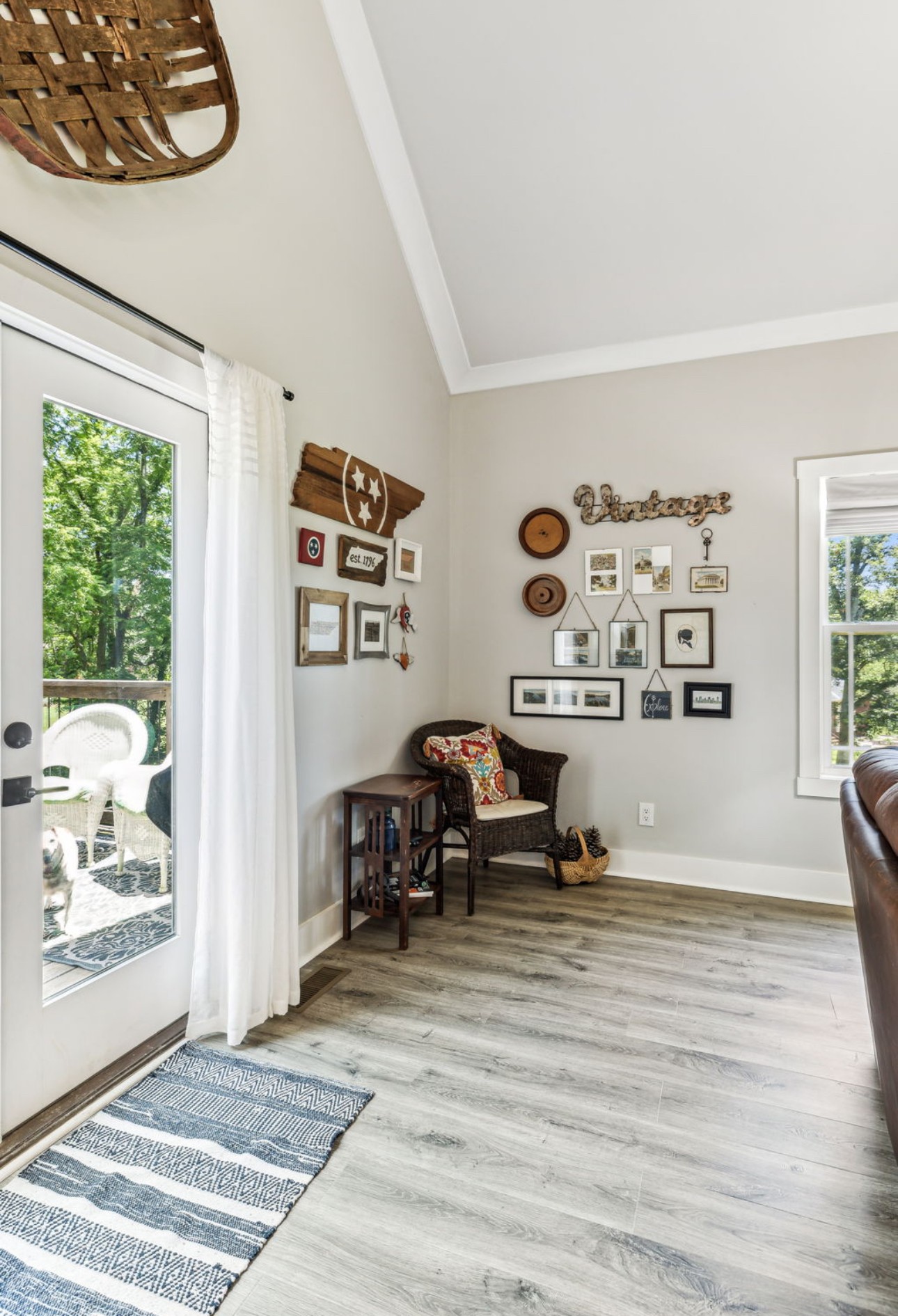 199 Lakeview Trl