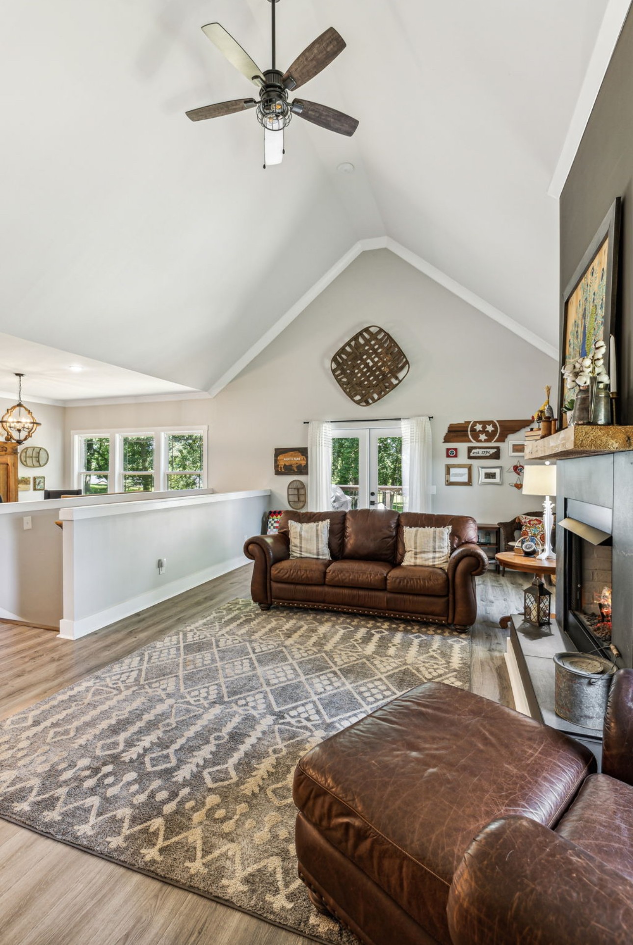 199 Lakeview Trl