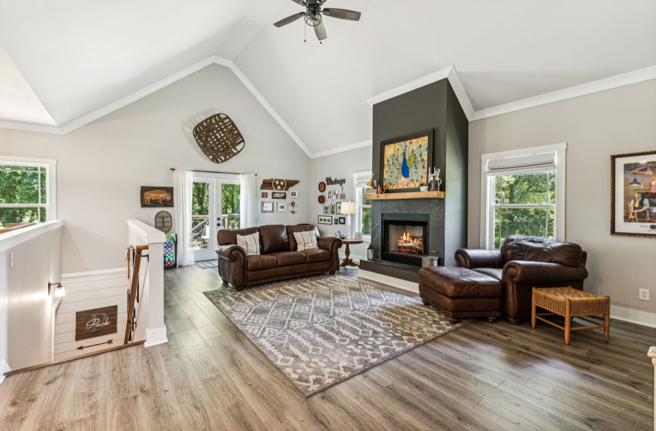 199 Lakeview Trl