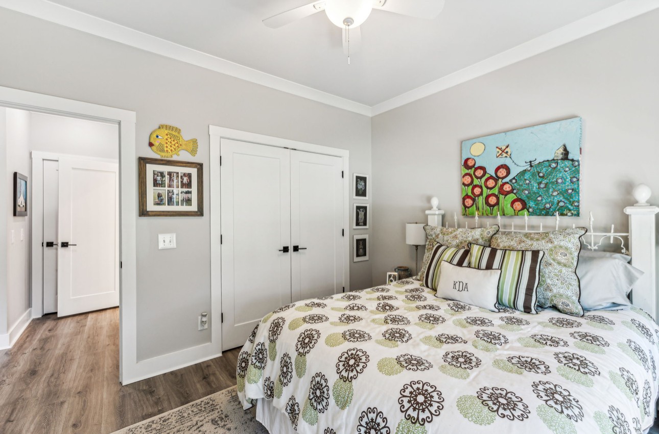 199 Lakeview Trl