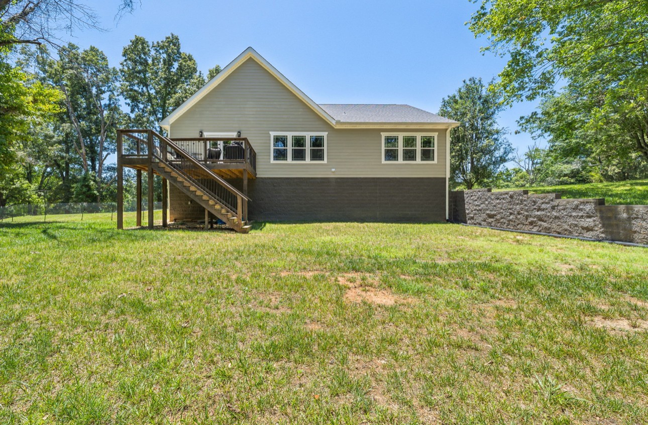 199 Lakeview Trl
