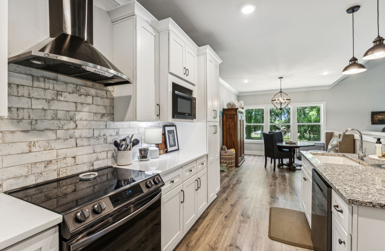 199 Lakeview Trl