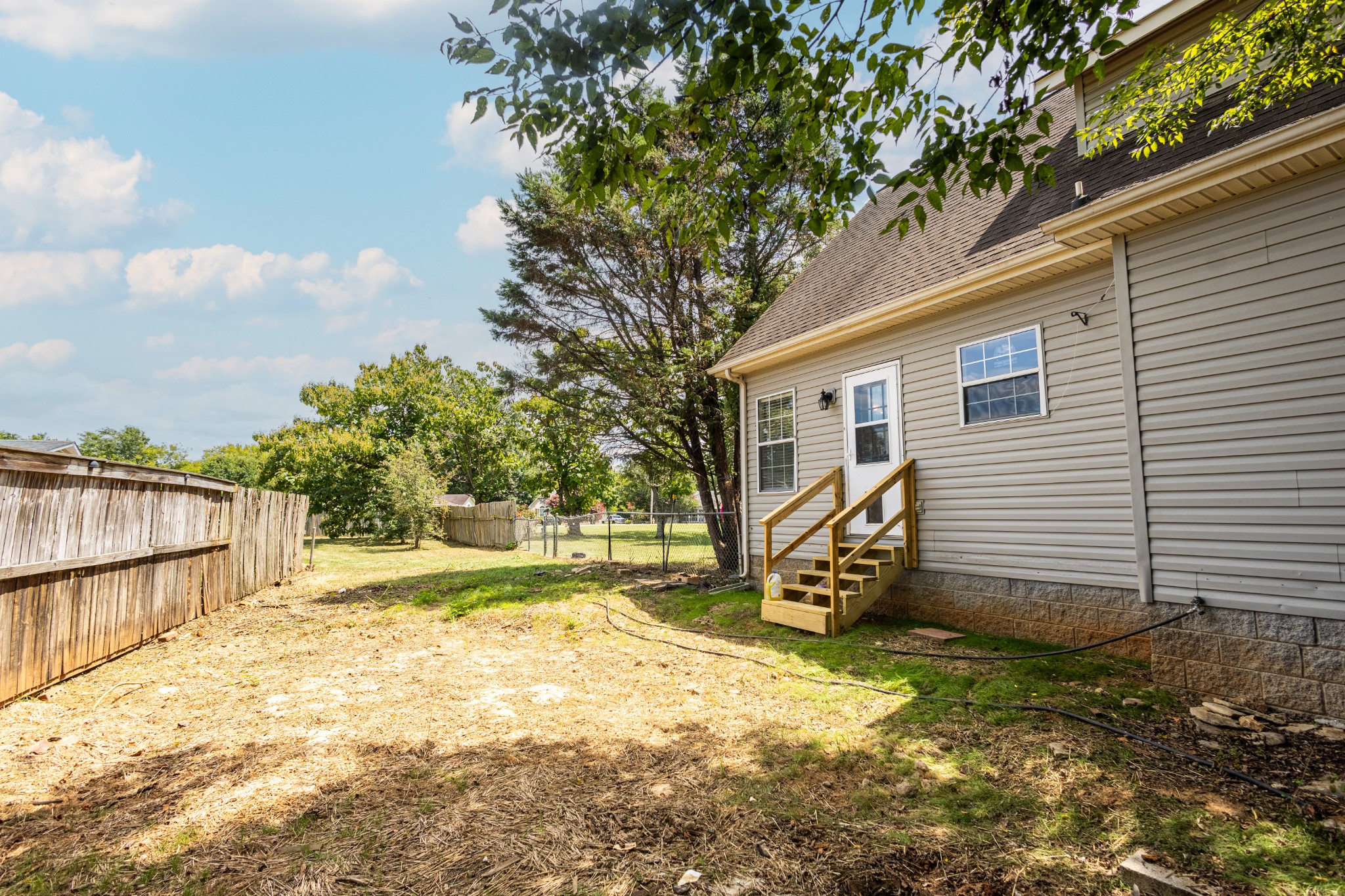 211 Bluewater Ct